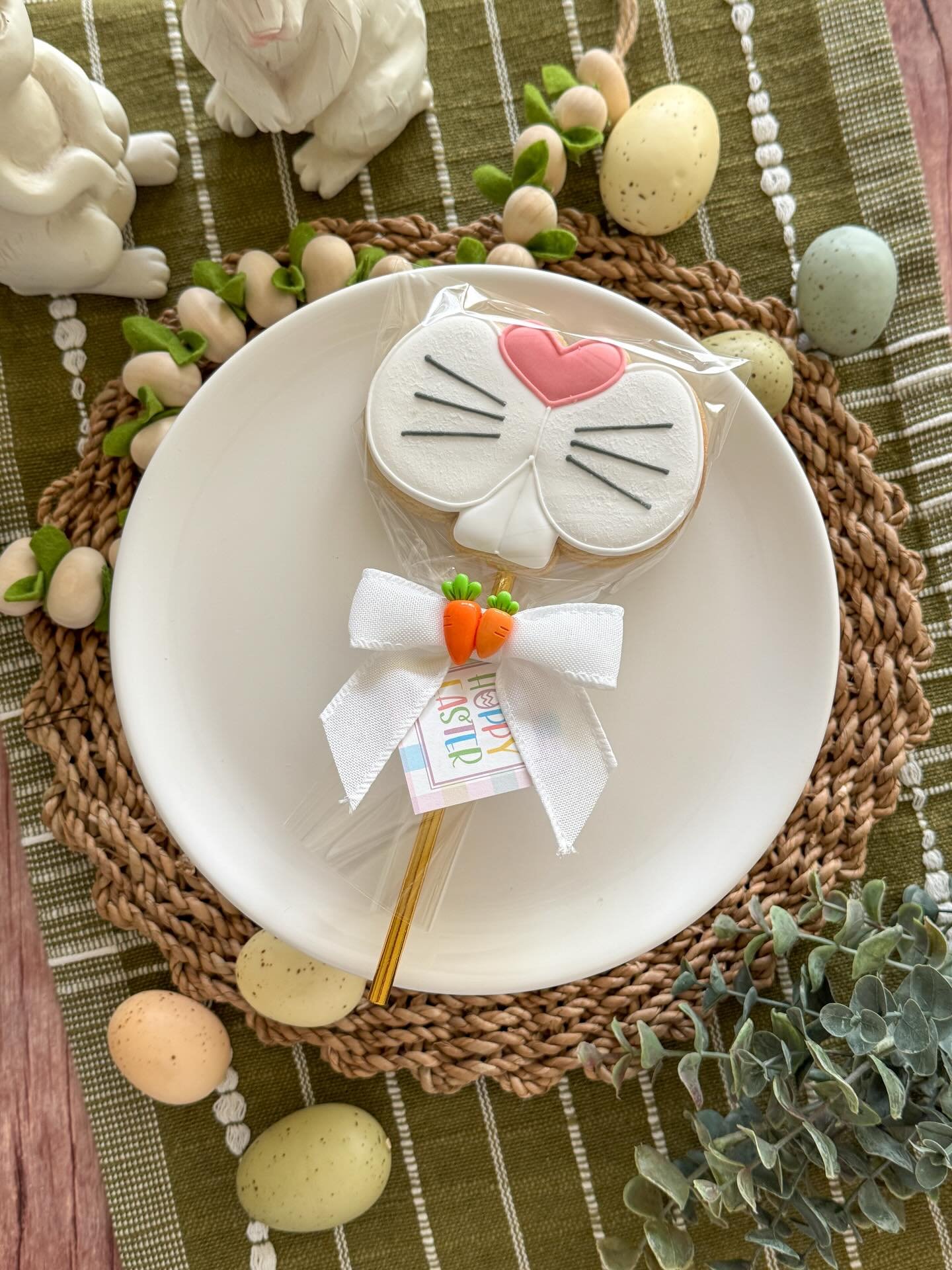 Easter wishes and bunny kisses 🐰💕 these cookie sticks make great additions to your Easter baskets! 

Order yours here: www.tatestreats.com/easter

#tatestreats #eastercookies #orangecountycookies #southocmoms #springcookies
