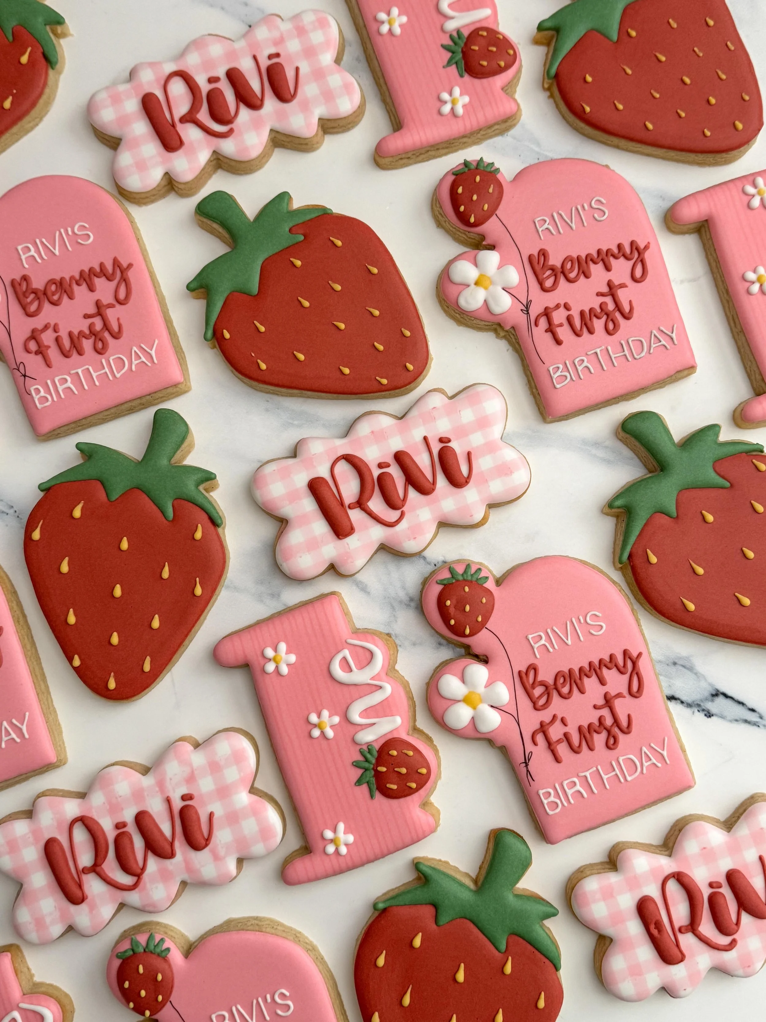 Rivi&rsquo;s Berry First Birthday 🍓

This has been a popular theme this year! Which makes it fun for me, because it pushes me creatively to think of how to do sets differently. 

#tatestreats #berryfirstbirthday #firstbirthdaycookies #orangecountyco
