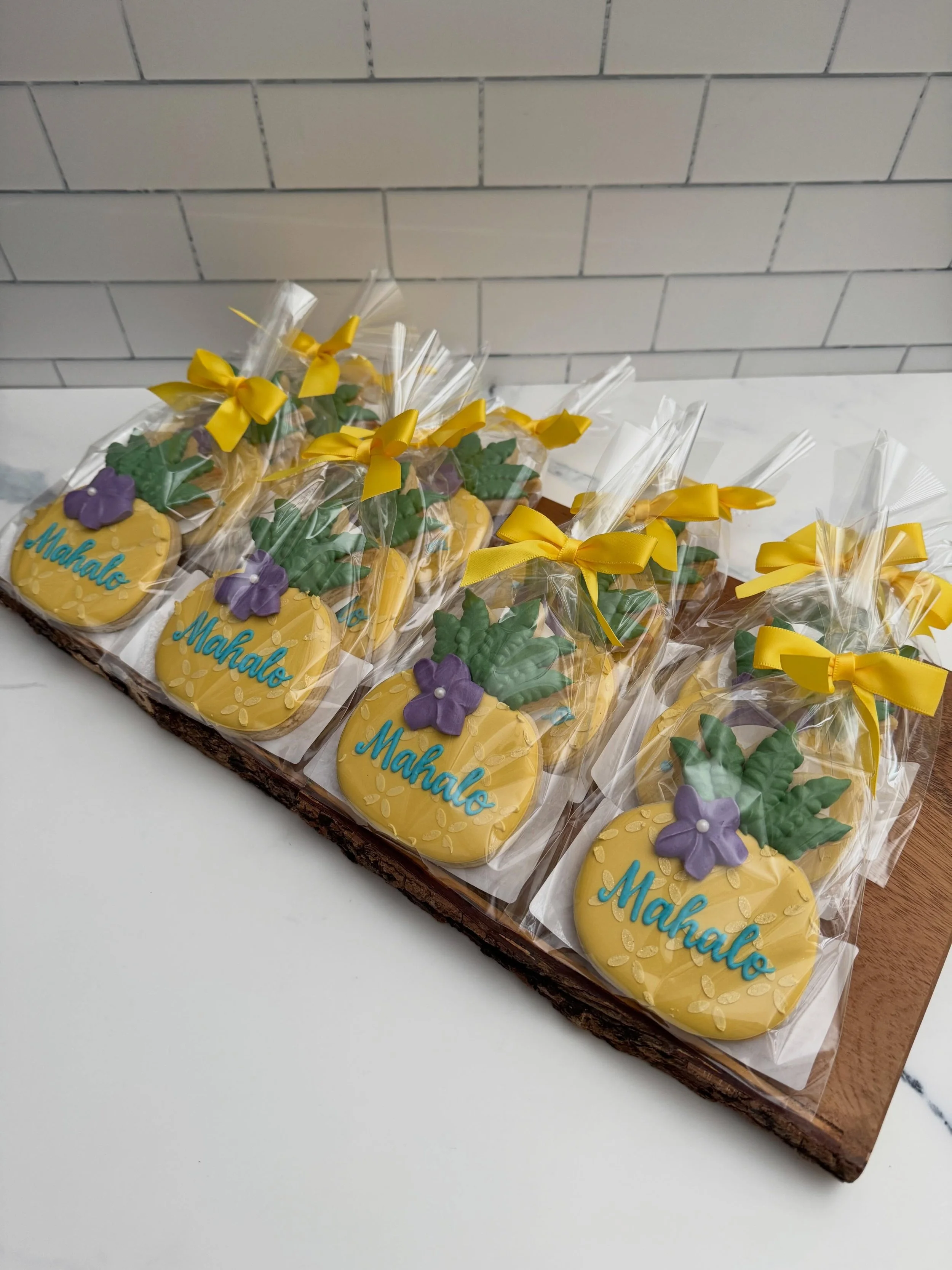 Sending a big MAHALO to all the teachers out there this week!

#tatestreats #teacherappreciationcookies #orangecountycookies #southocmoms