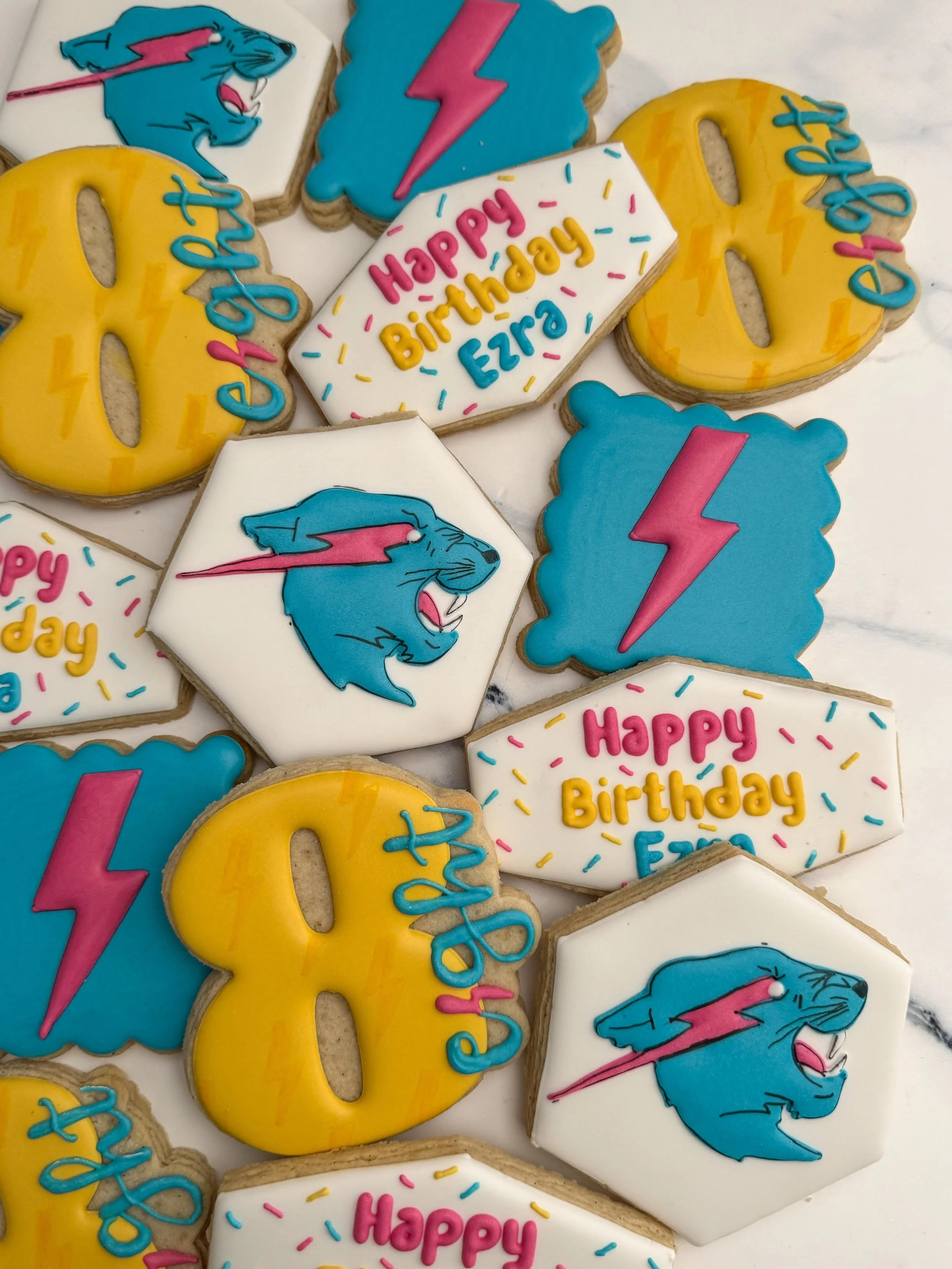 Going beast mode for Ezra&rsquo;s 8th birthday 🎉 

#tatestreats #birthdaycookıes #mrbeastcookies #orangecountycookies