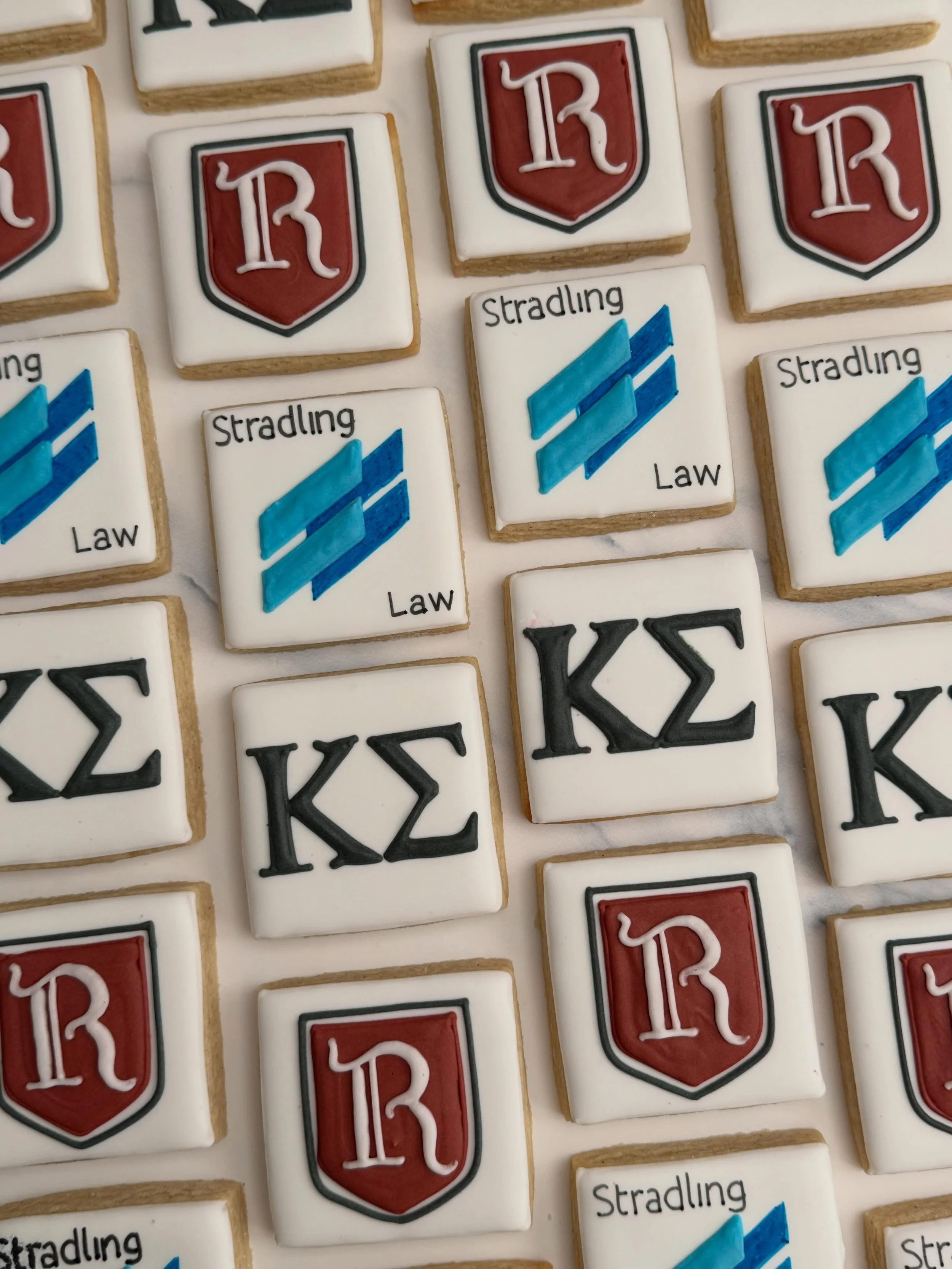 Celebrating their big wins, mini sized 🎓✨

#tatestreats #gradcookies #orangecountycookies #classof2026 #orangecountymoms