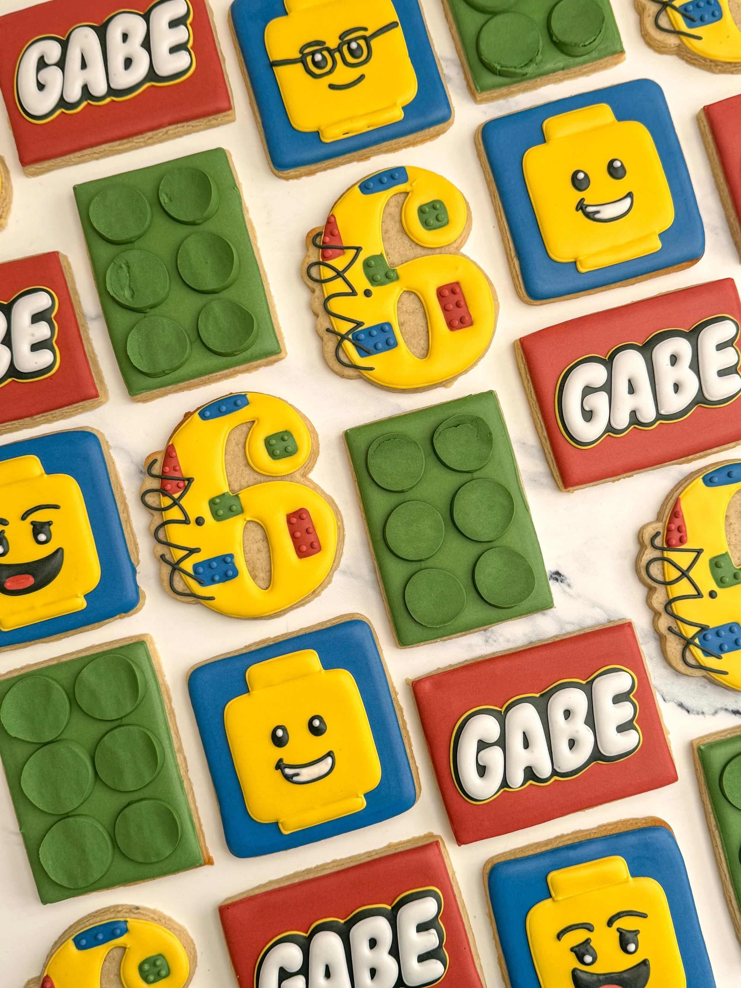 Everything is awesome for Gabe&rsquo;s 6th birthday! 

#tatestreats #birthdaycookıes #legocookies #orangecountycookies #orangecountymoms