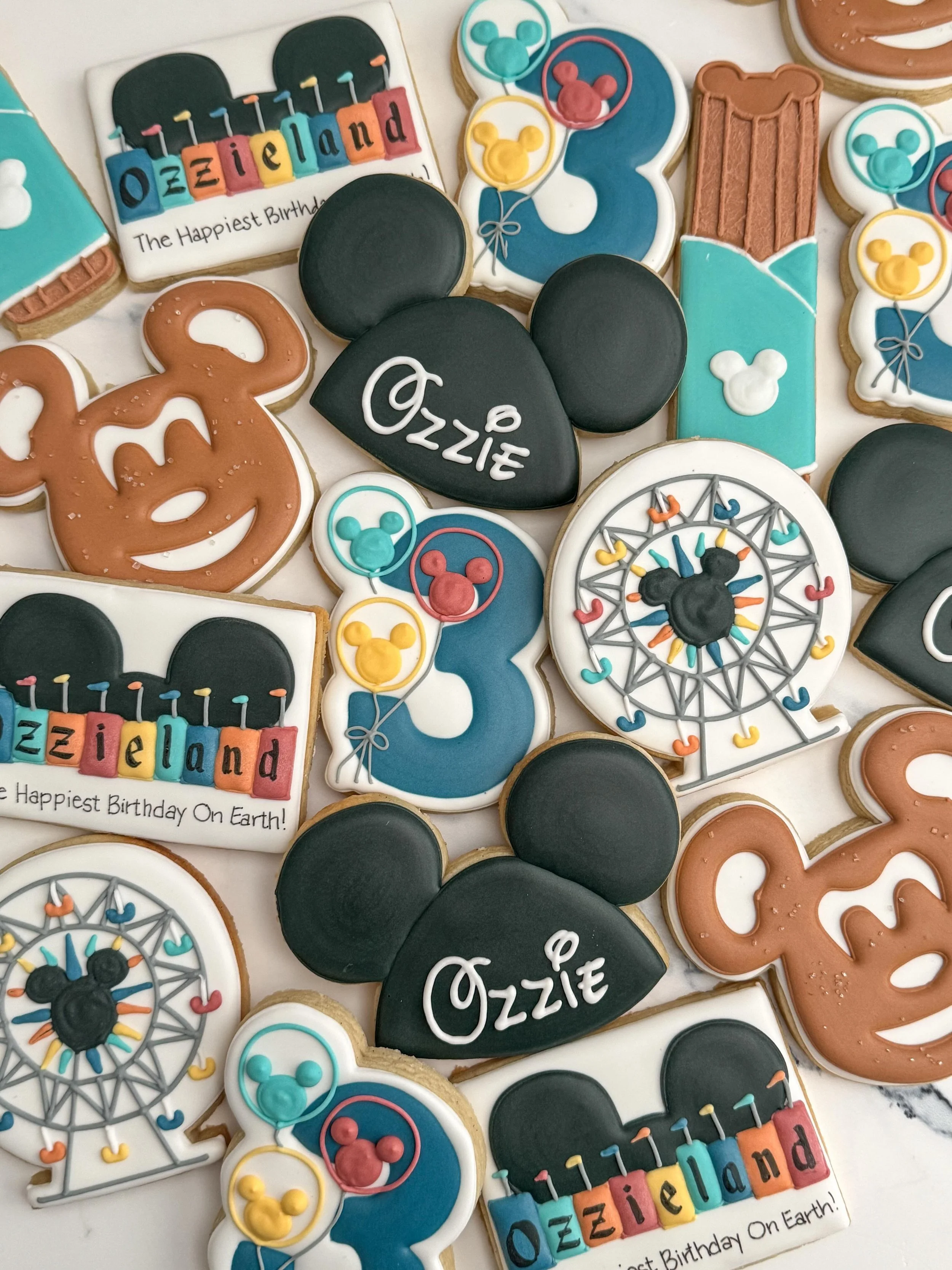 Ozzieland 🎈✨
Such a fun Disneyland-inspired set for the happiest 3rd birthday celebration on earth!

#tatestreats #birthdaycookıes #disneycookies #orangecountycookies #orangecountymoms