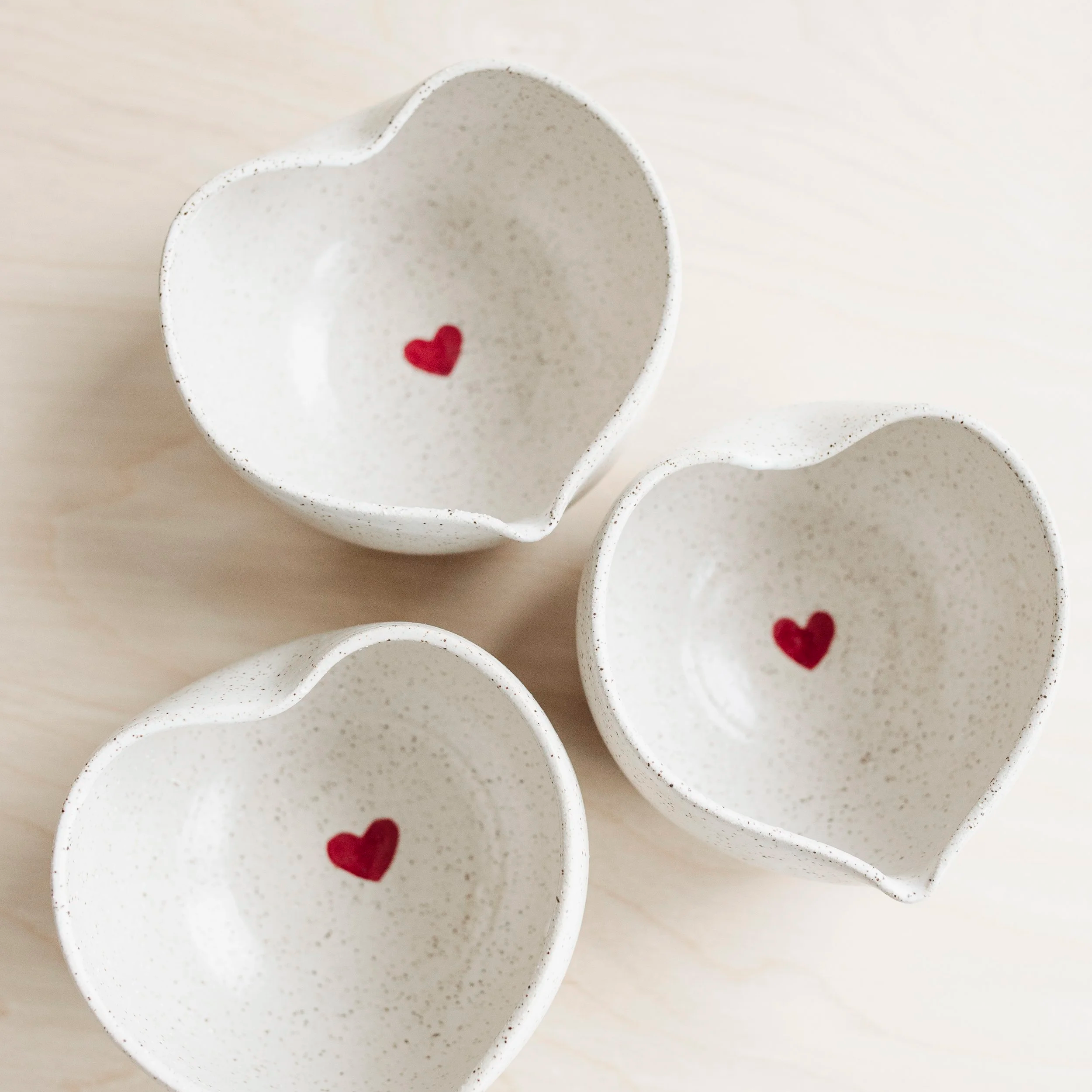 deMo.+heart+bowls_260203_2433.png