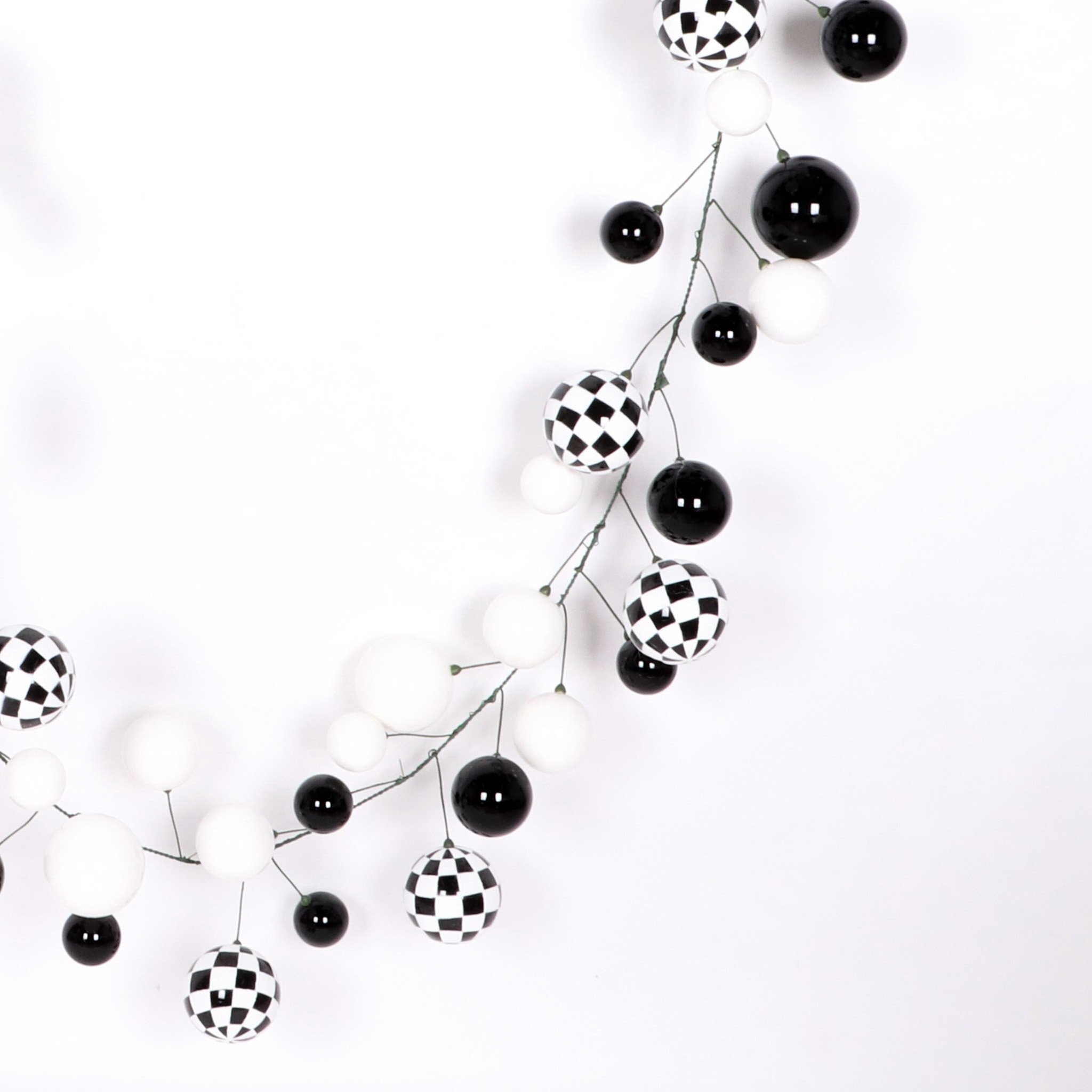 CX312-92_10 foot ball garland.jpg