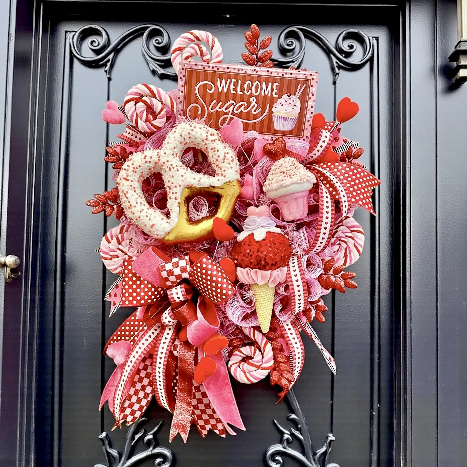 Welcome Sugar Valentine Wreath, 36"