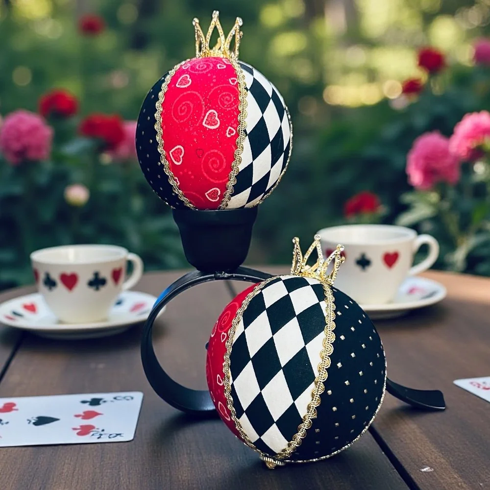 Queen of Hearts Ornament Set, 5"
