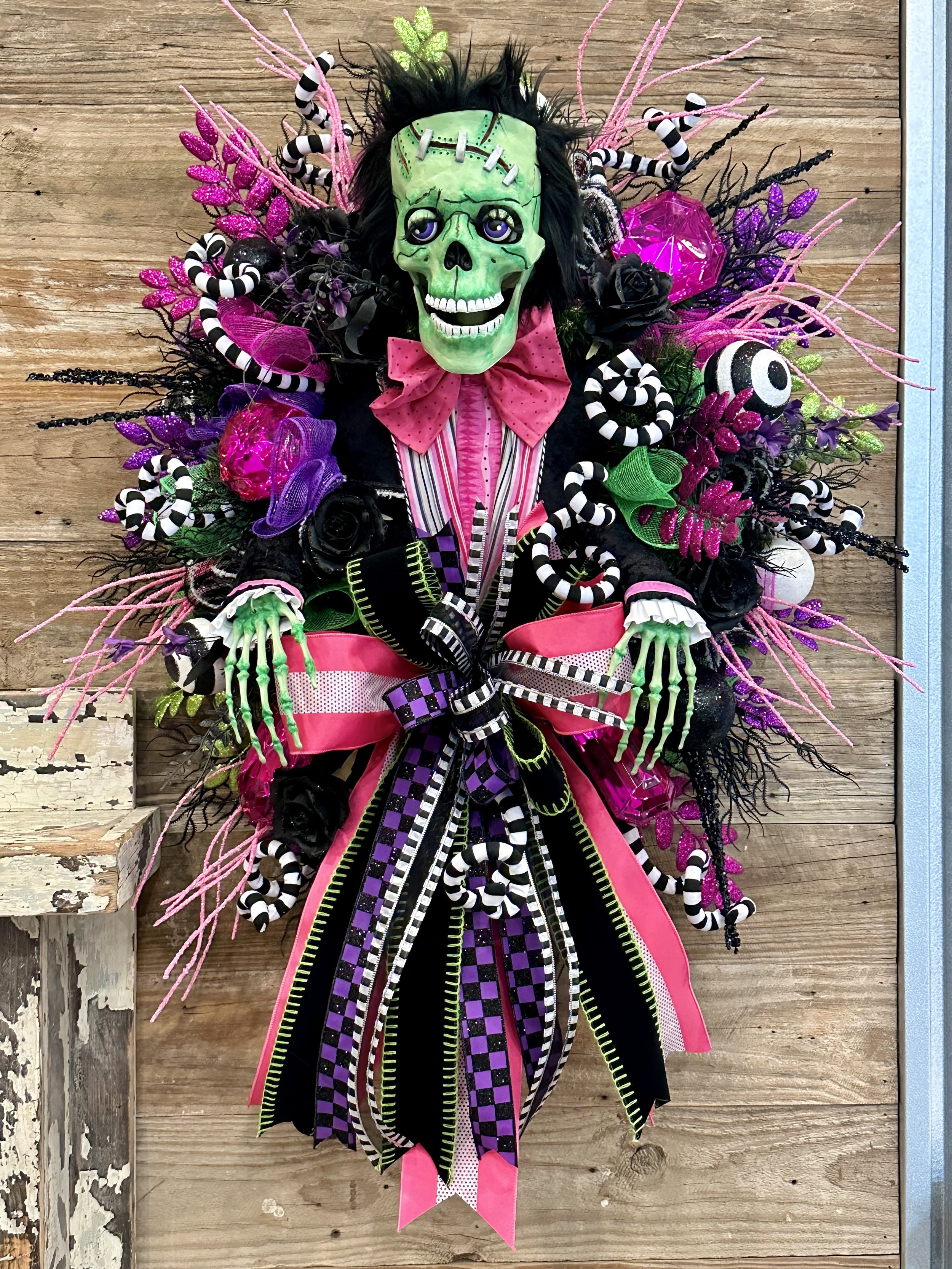 Skellystein Wreath, 38"