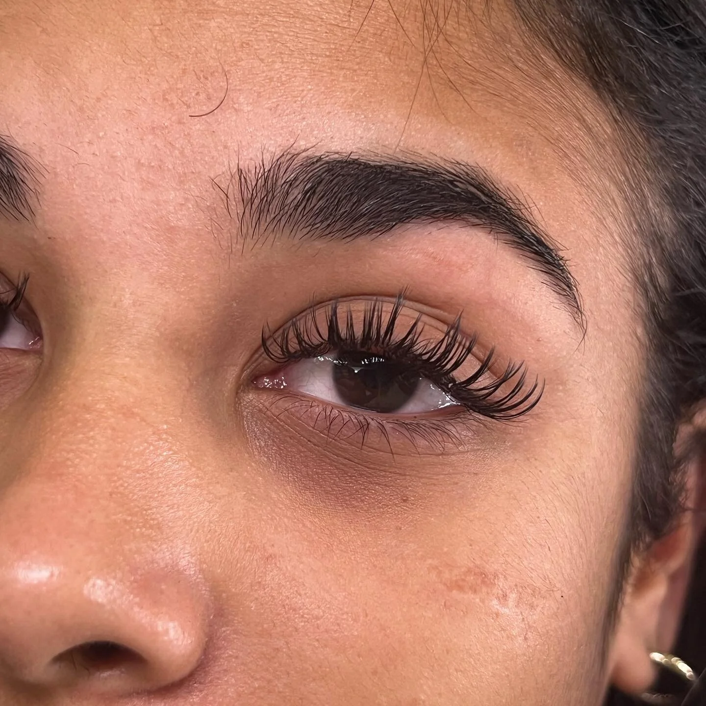 we are in LOVE with this wispy wet lash look!! 😍😍😍