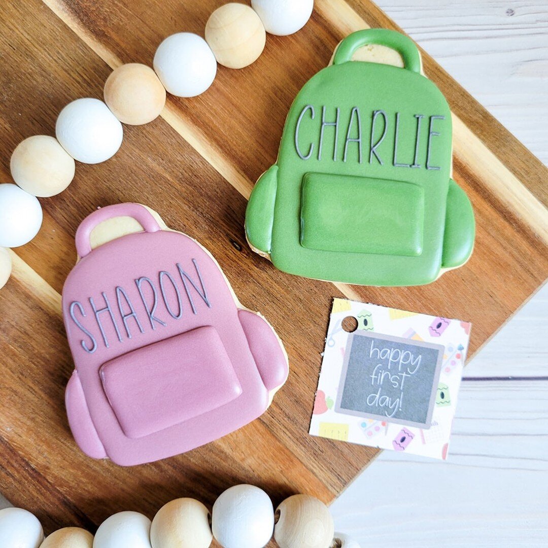 Back to School cookies are now available!

#cookie #cookies #cookier #cookieboss #cookiedecorating #decoratedcookies #royalicing #sugarcookies #cookietime #cookieart #cookielove #royalicingcookies #instacookies #cookiesofinstagram #customcookies #coo