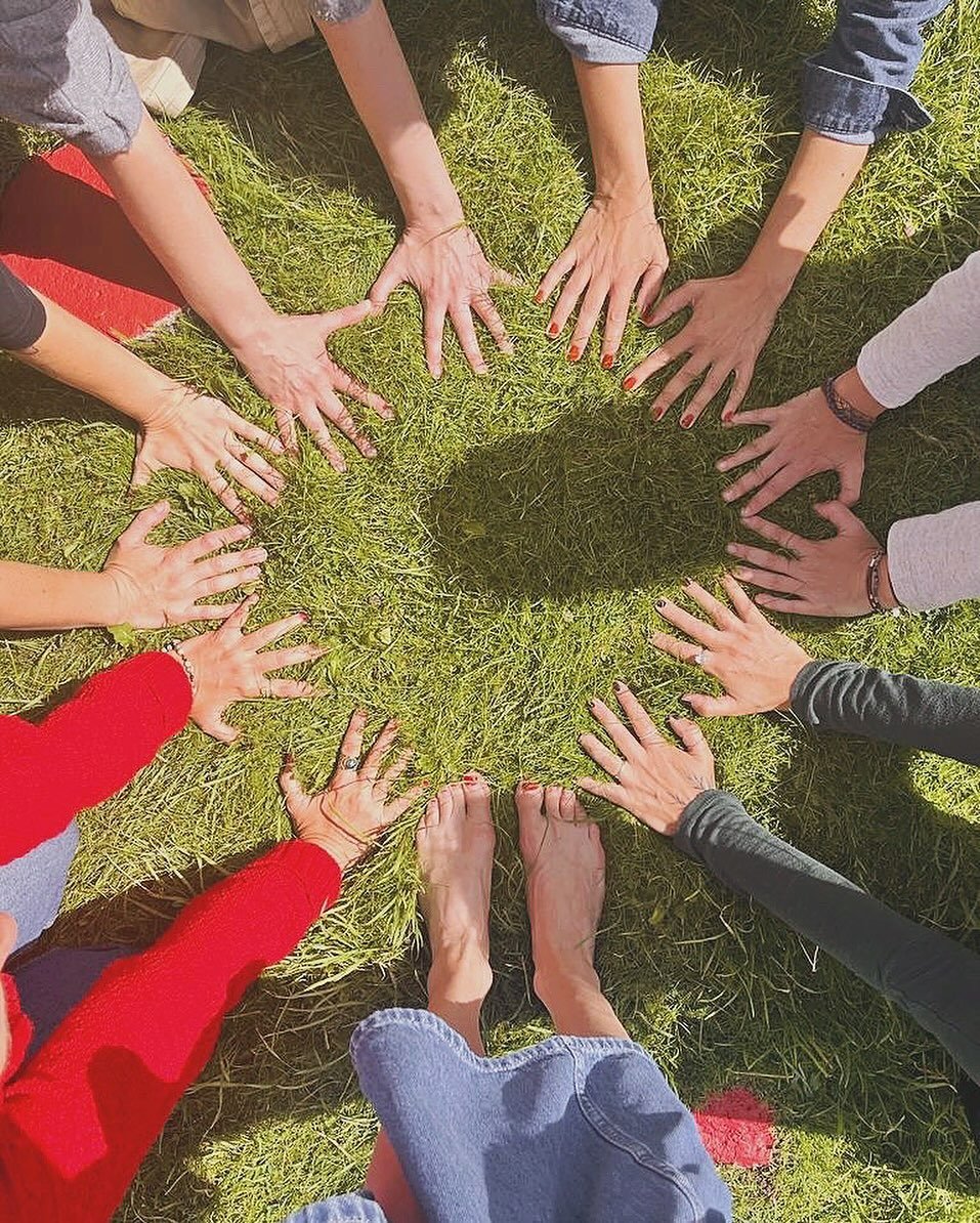 &bdquo;Der Frauenkreis ist ein Portal, das uns ruft, tiefer und intimer einzutreten, in diese direkte Verbindung mit dem, wer wir wirklich sind.&ldquo; @chameligad @simoneritaegger 

Ich bin so unendlich dankbar f&uuml;r den ersten SISTER CIRCLE gest