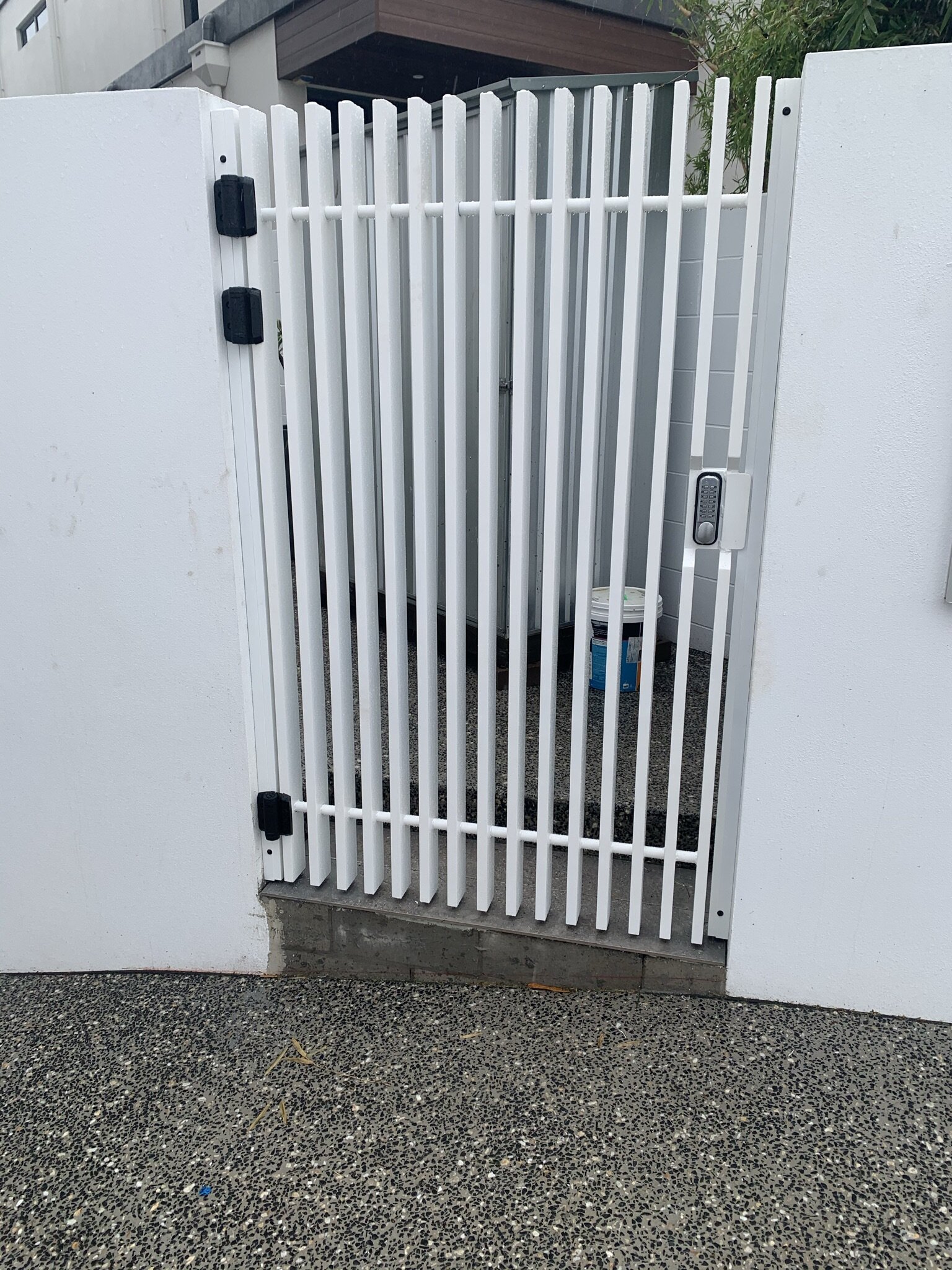 Alloy Gate