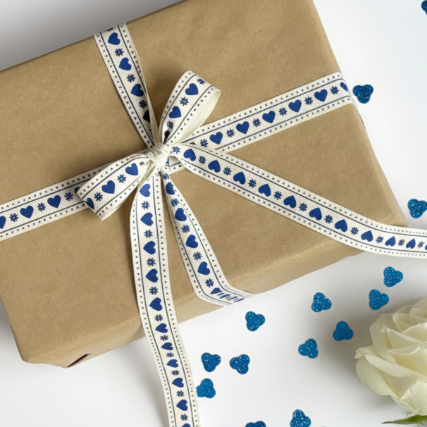 Blue+Heart+Cotton+Ribbon+Gift+Box+Valentines+Day.png