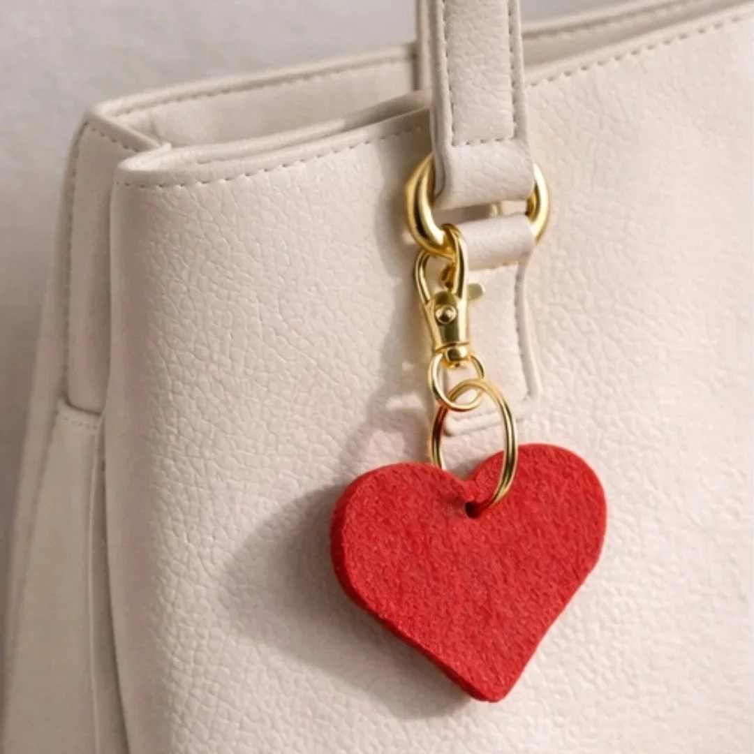 Felt+Heart+Purse+Charm+Red+Heart+on+Handbag.jpg
