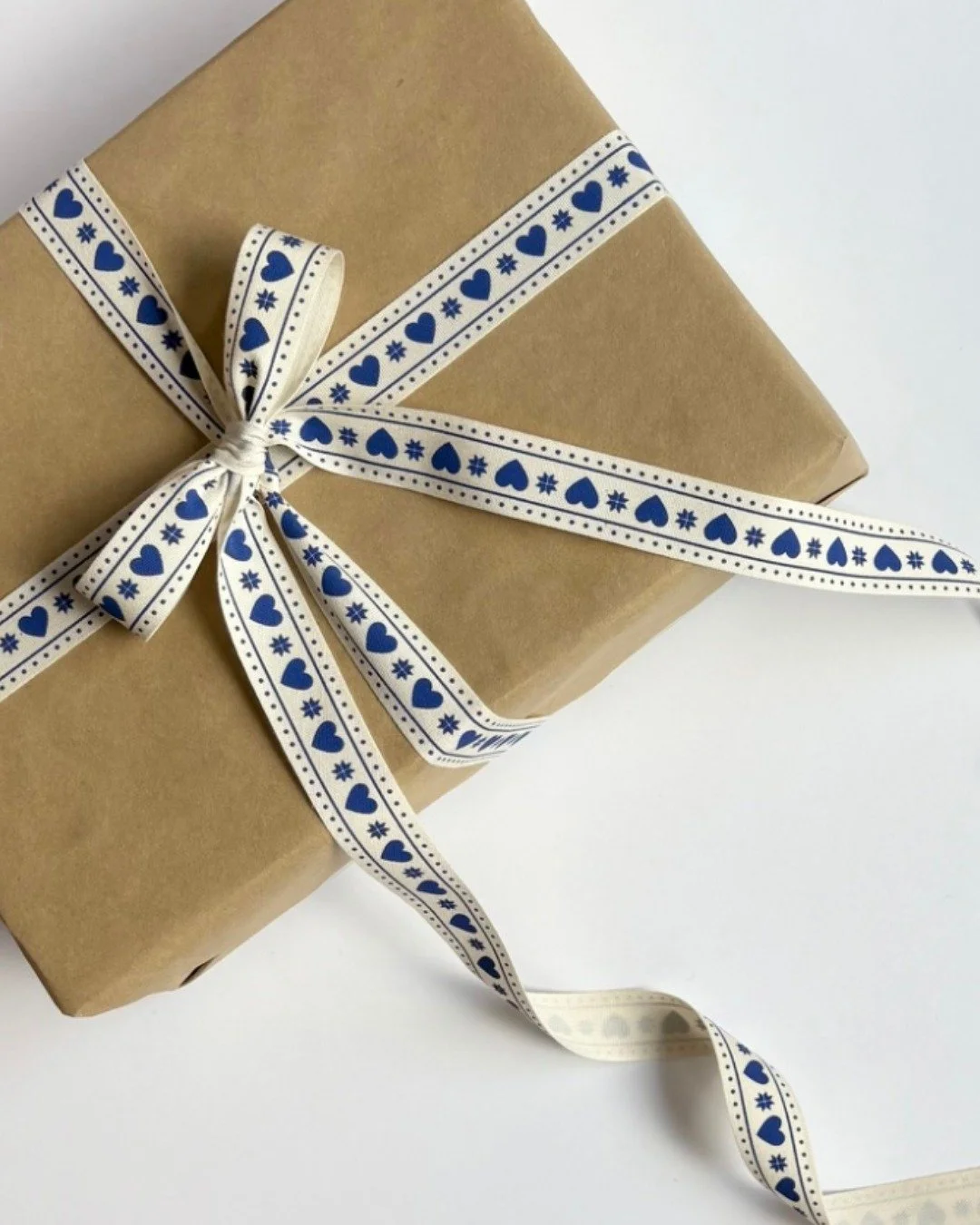 There&rsquo;s something magical about taking the time to wrap a gift with care: adding a handwritten tag, tying a perfect bow and finishing it with a beautiful Scandinavian ribbon. ✨

Each ribbon in our collection is inspired by Scandinavian design s