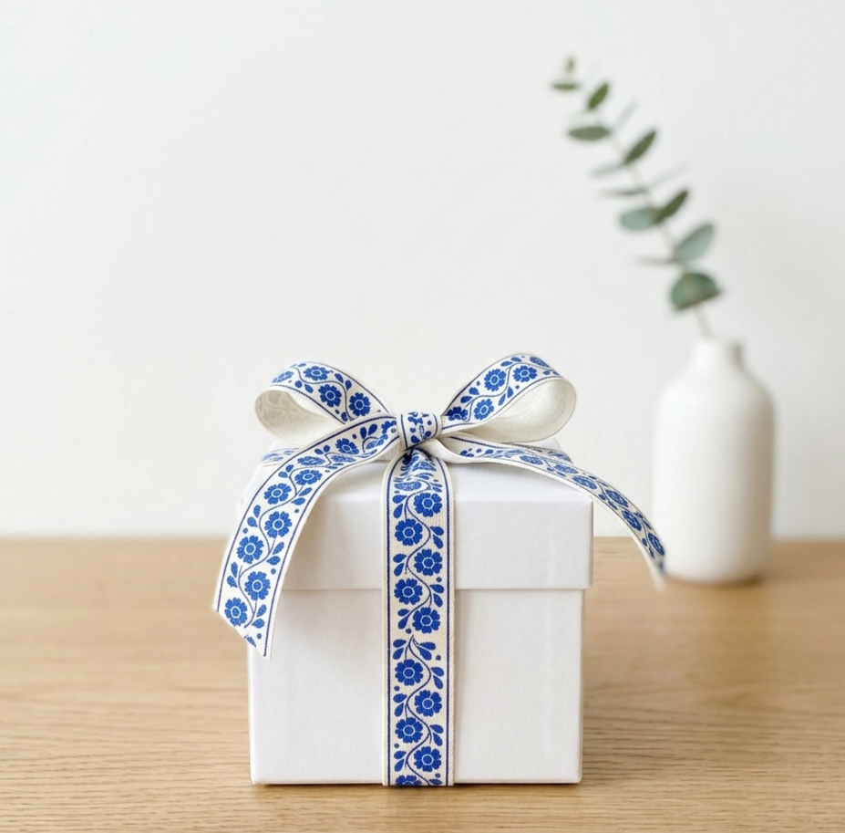 Blue+Floral+Cotton+Ribbon+Gift+Box.png