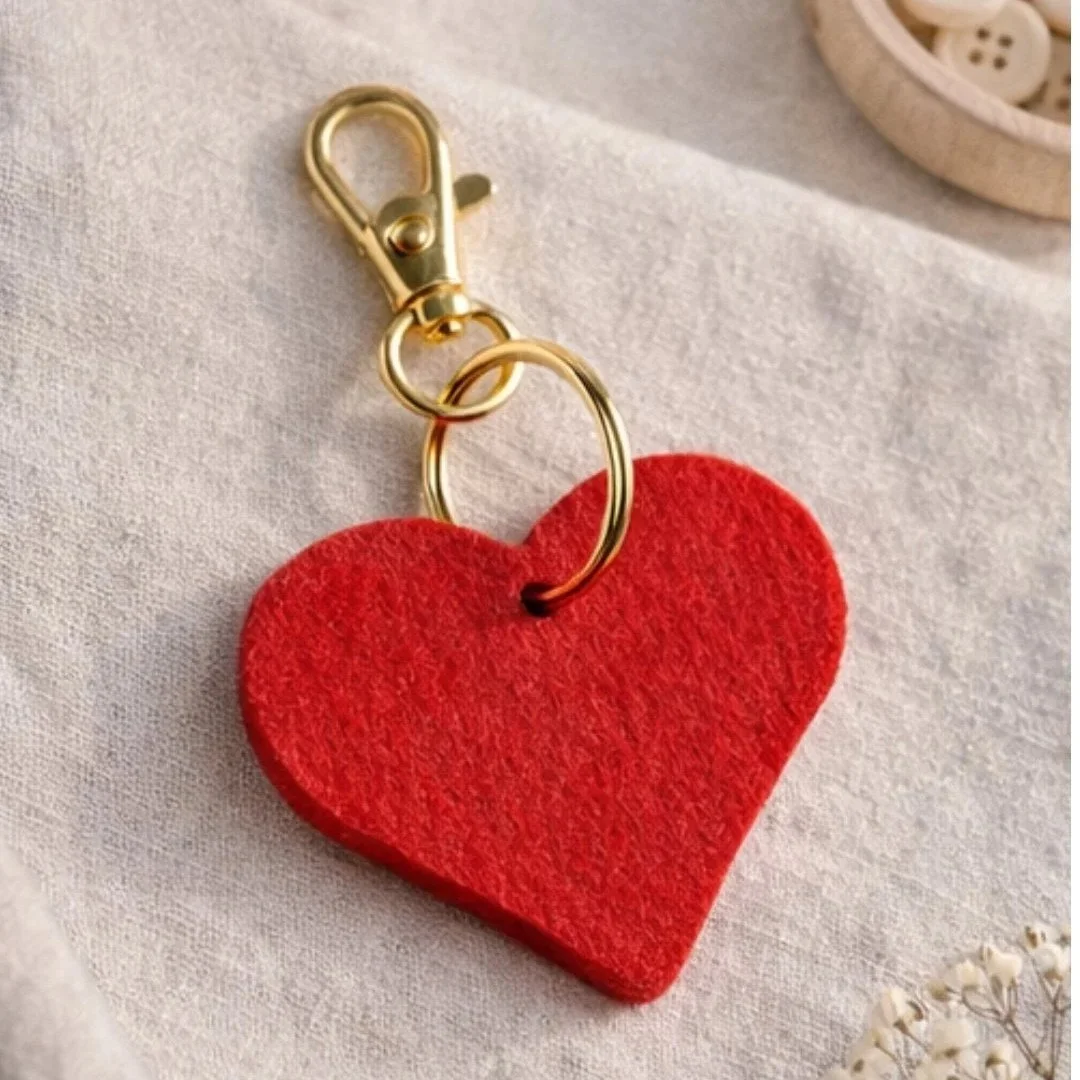 Felt+Heart+Purse+Charm+Red+Collage+%282%29.jpg