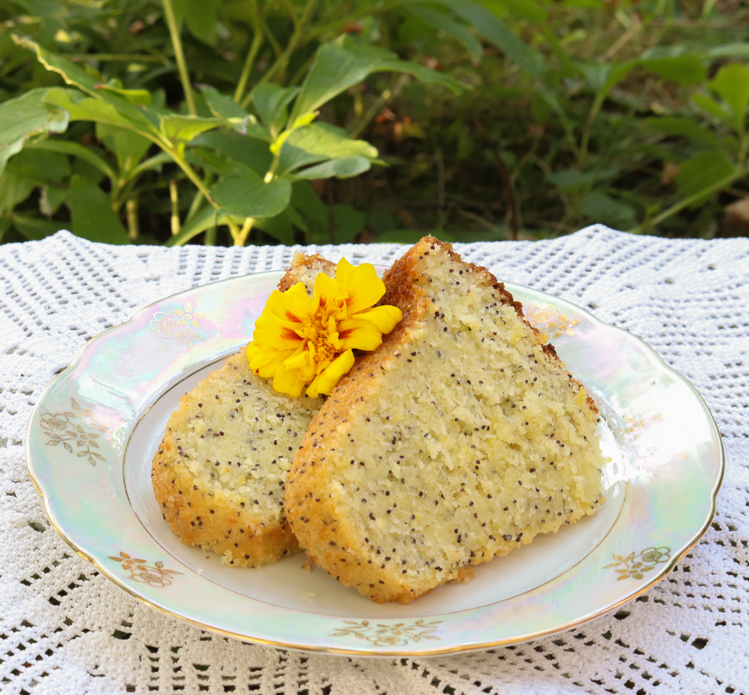Lemon Poppy Seed Bundt cake