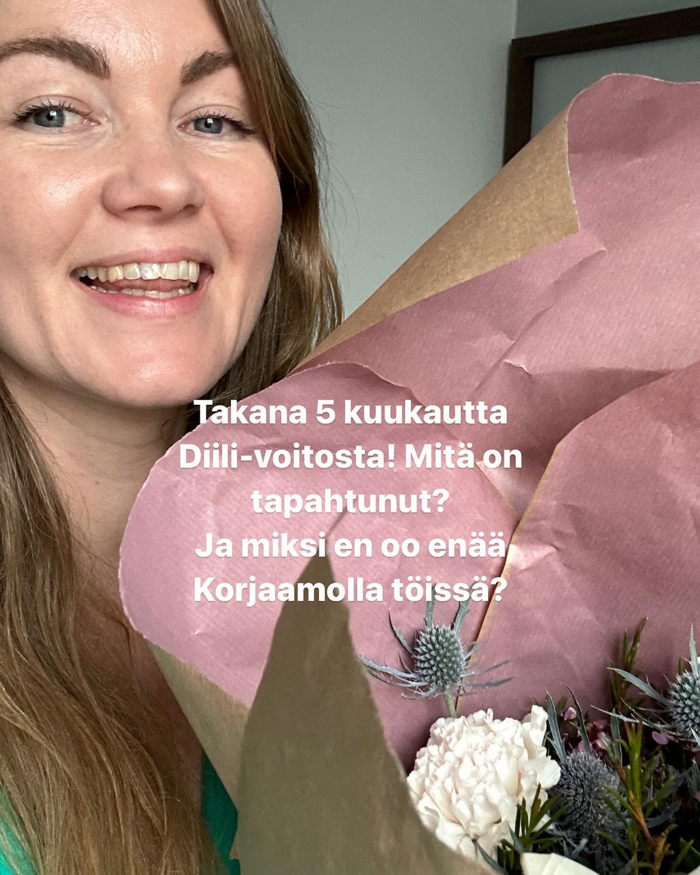 Vuosi sitten kuvattiin, nyt ollaan t&auml;ss&auml;. Heng&auml;styneen&auml; ja v&auml;h&auml;n ihmeiss&auml;&auml;n kaikesta t&auml;st&auml; 💘

Mulla on usein tapana tehd&auml; asioita joista innostun, ilman ett&auml; edes v&auml;ltt&auml;m&auml;tt&