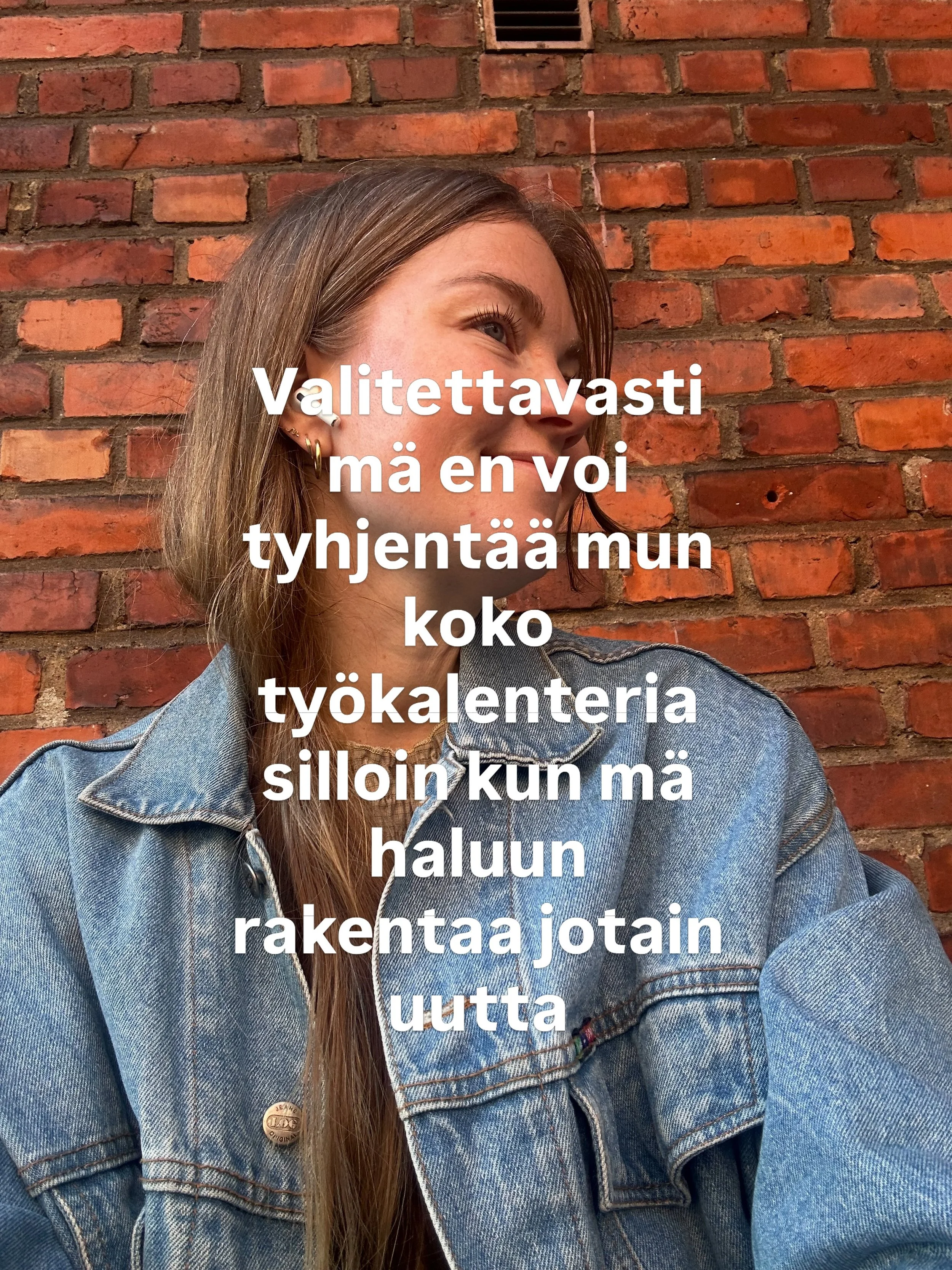 Joo m&auml; tein mun ekan verkkokurssin koronakev&auml;&auml;n tyhjyydess&auml; ja mulla oli kuukausitolkulla aika keskitty&auml; vain siihen.

Mut sen j&auml;lkeen oon oppinut ett&auml; en voi tyhjent&auml;&auml; joka kerta kalenteria vaan el&auml;m
