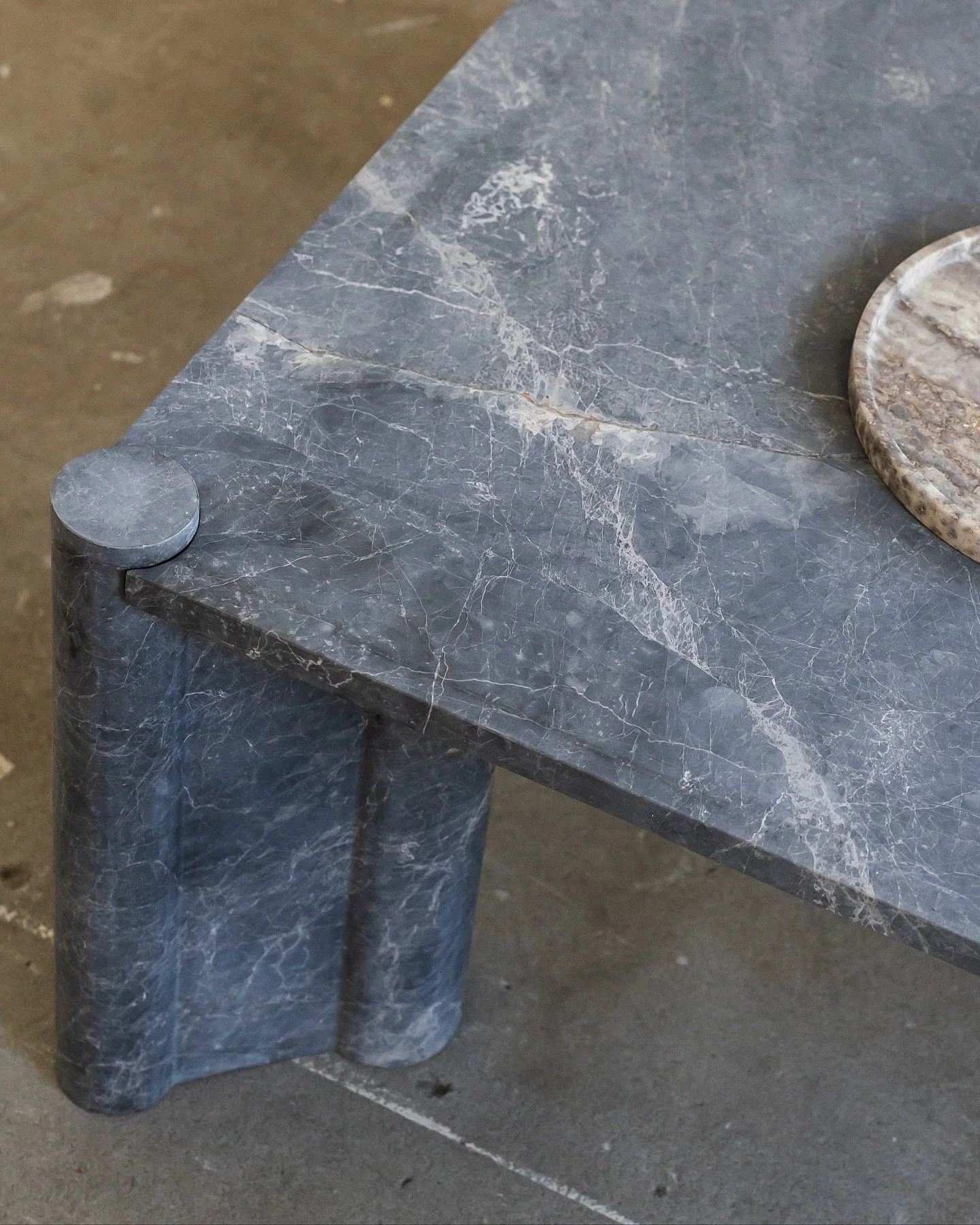 Subtle, moody, and reminiscent of the calm before the storm.
Styling by @tillroberts
Photography by @kin_studio_co