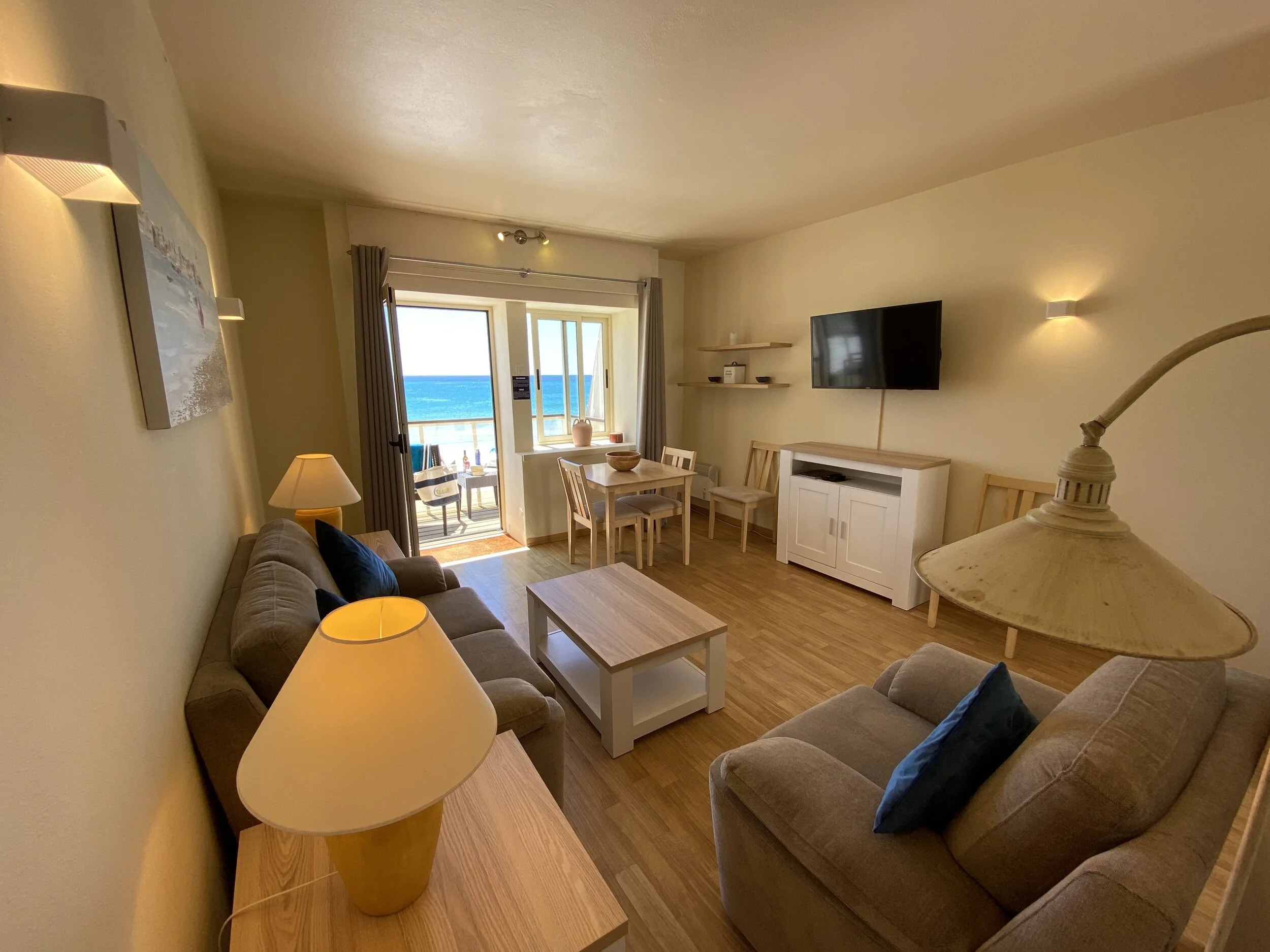 1 Bedroom Sea Front Apartment — The Luz Beach Apartments