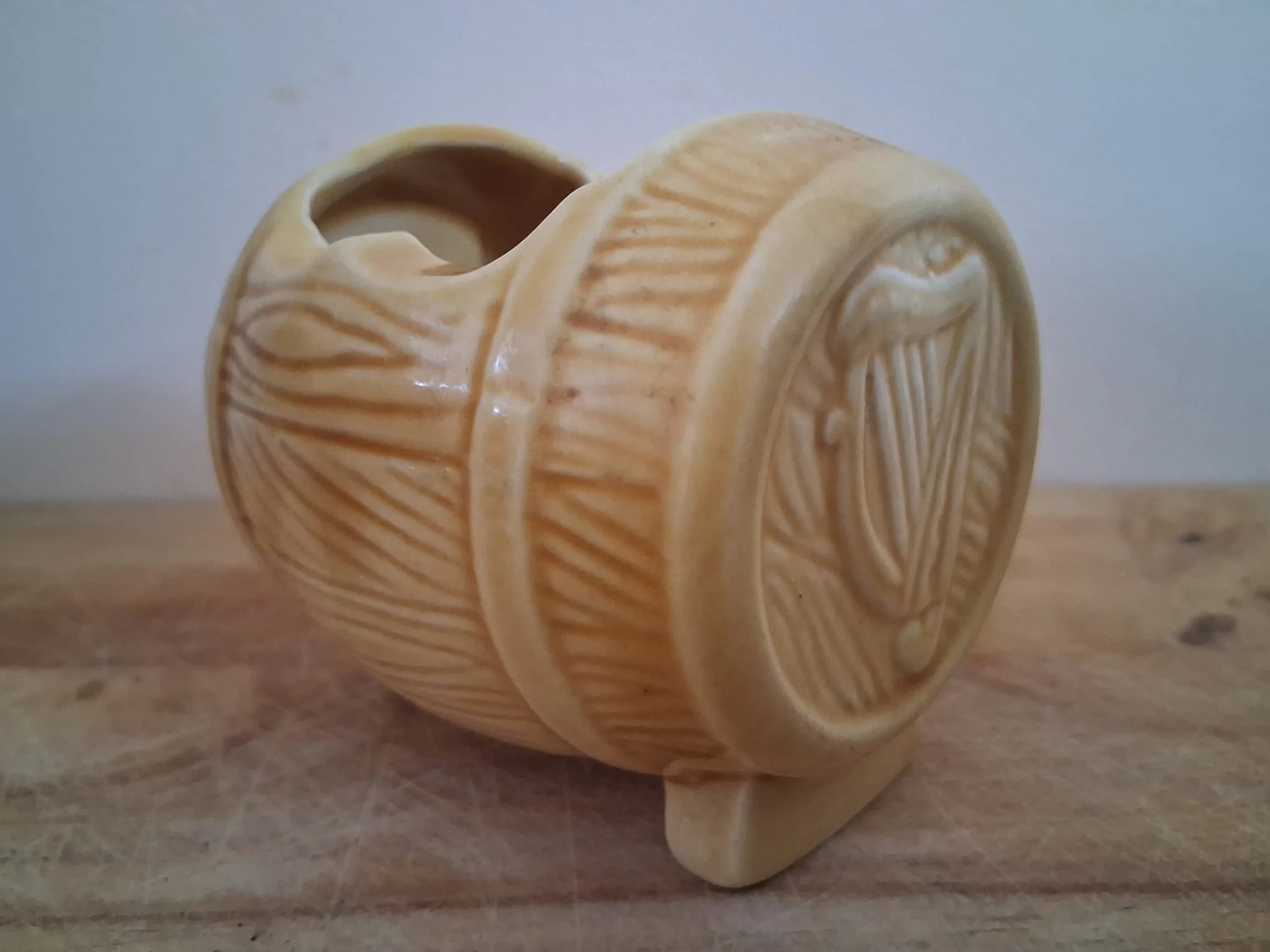 Barrel shaped ashtray / trinket dish