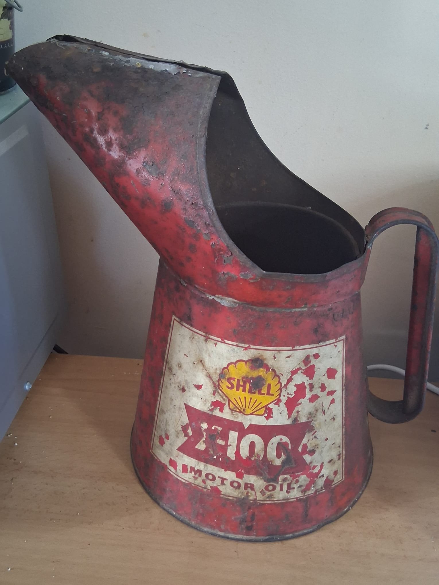 XL 1 gallon Shell X-100 Motor Oil pourer