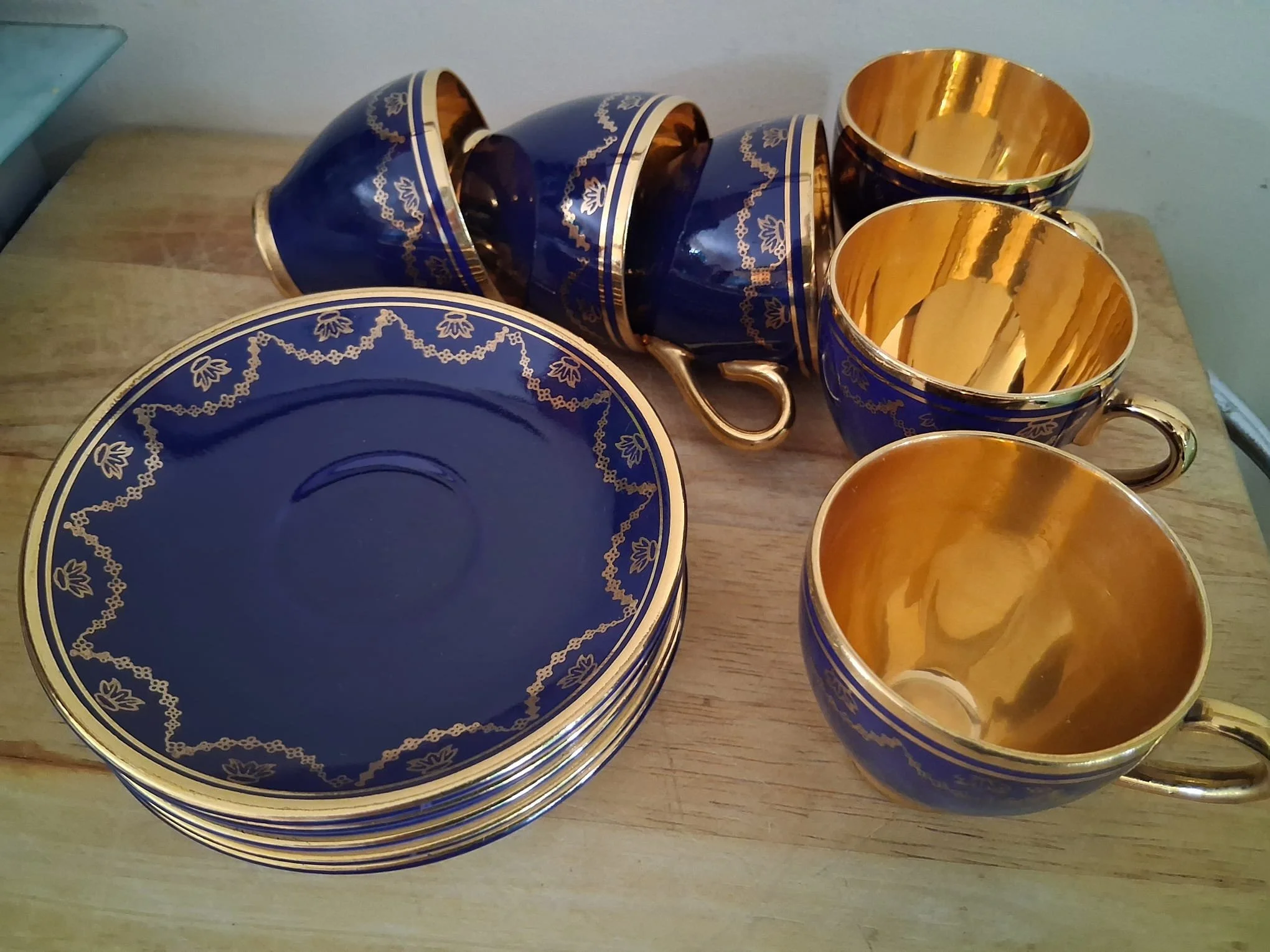 Demi-tasse coffee cups with saucers