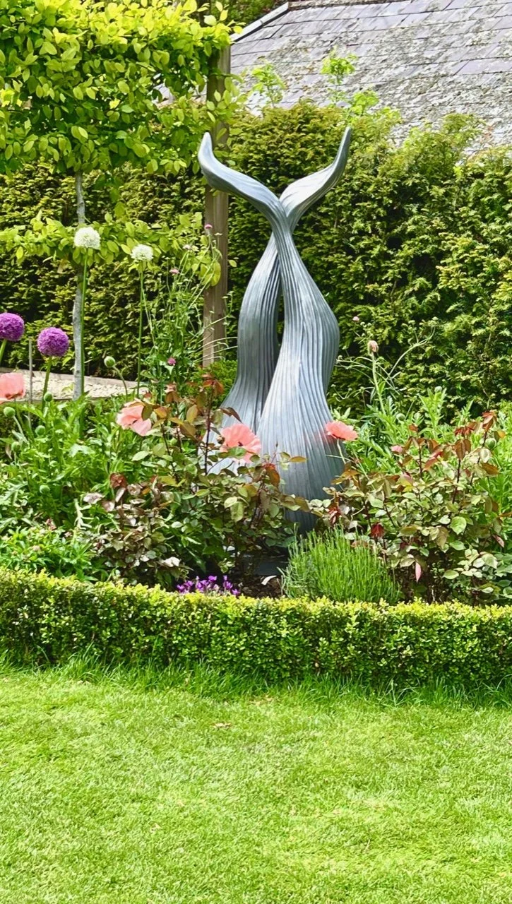 Entwine_in_garden_Kate_Cledwyn_Sculpture.jpg