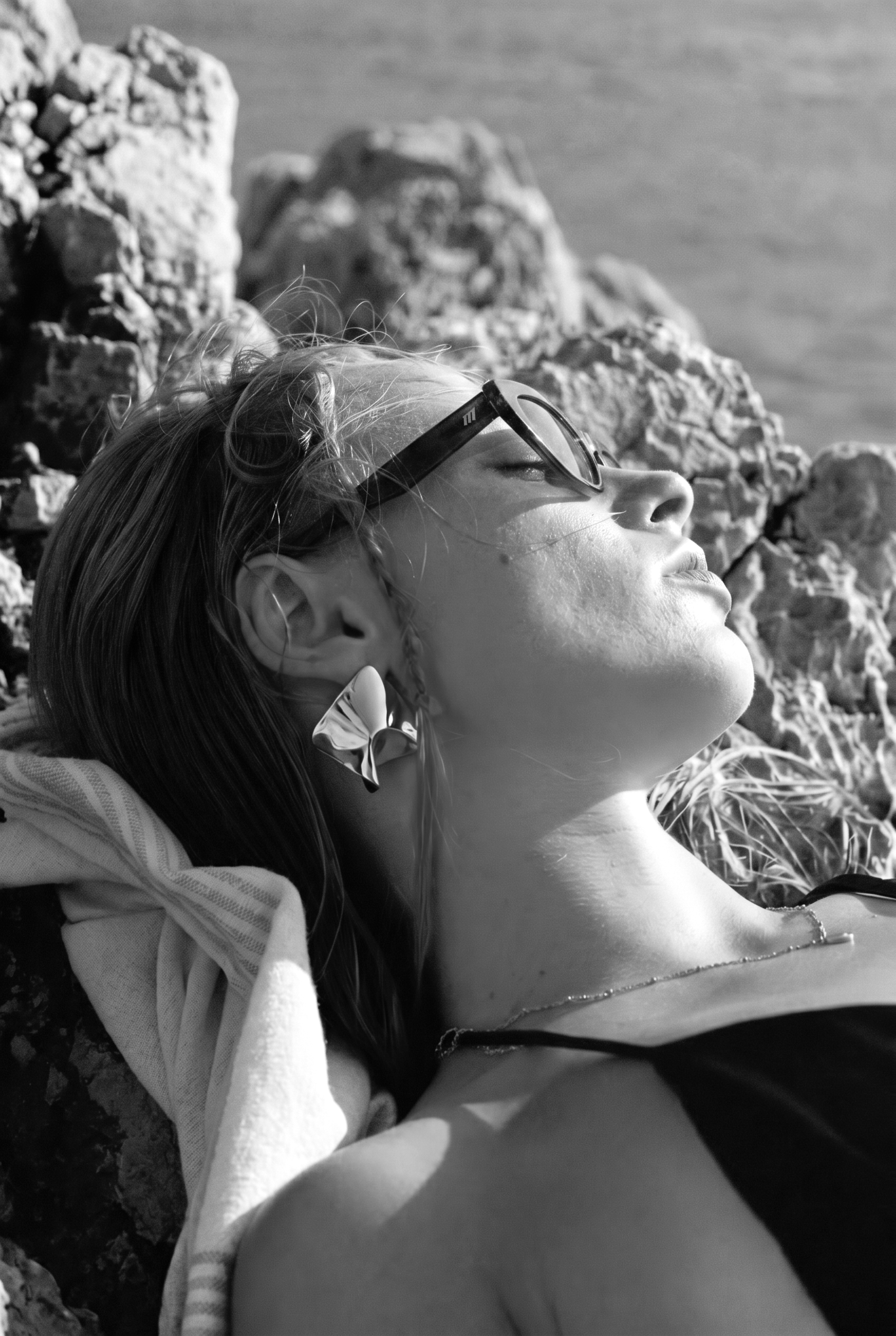 hf_20260427_142116_7f1e6172-2b65-4118-9608-ece1051b9b22B&W.png
