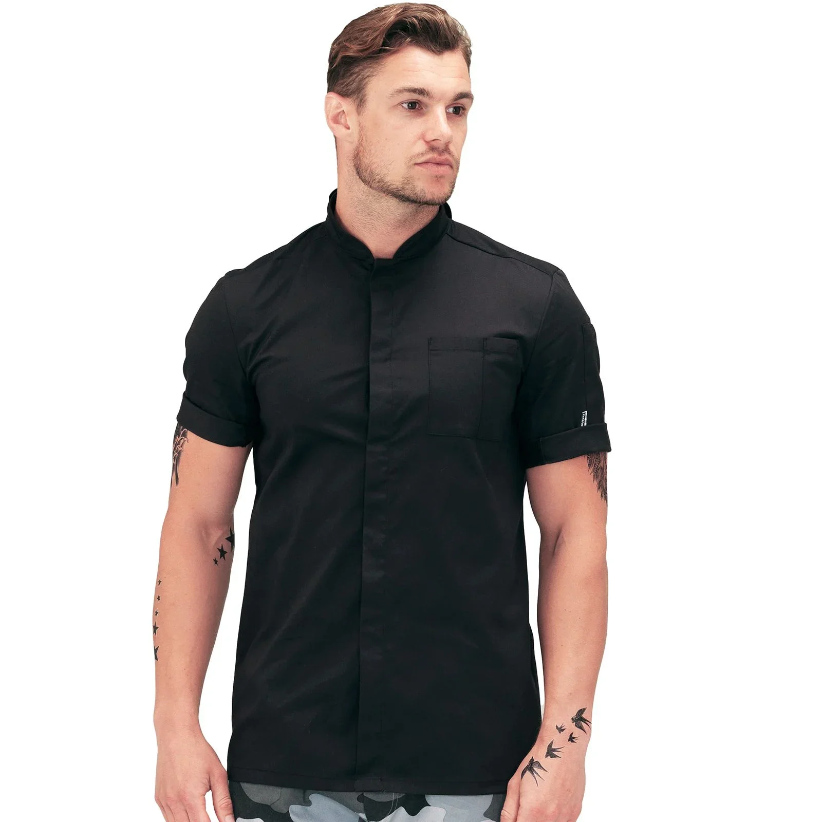df118-le-chef-prep-jacket-short-sleeve-black-model.webp