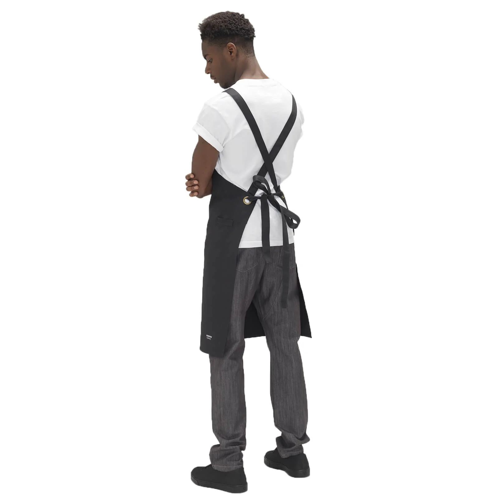 de109black-le-chef-prep-crossover-apron-black-model-back.jpg