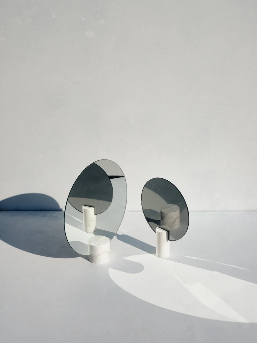 Amphikleia mirror in white Volakas mirror