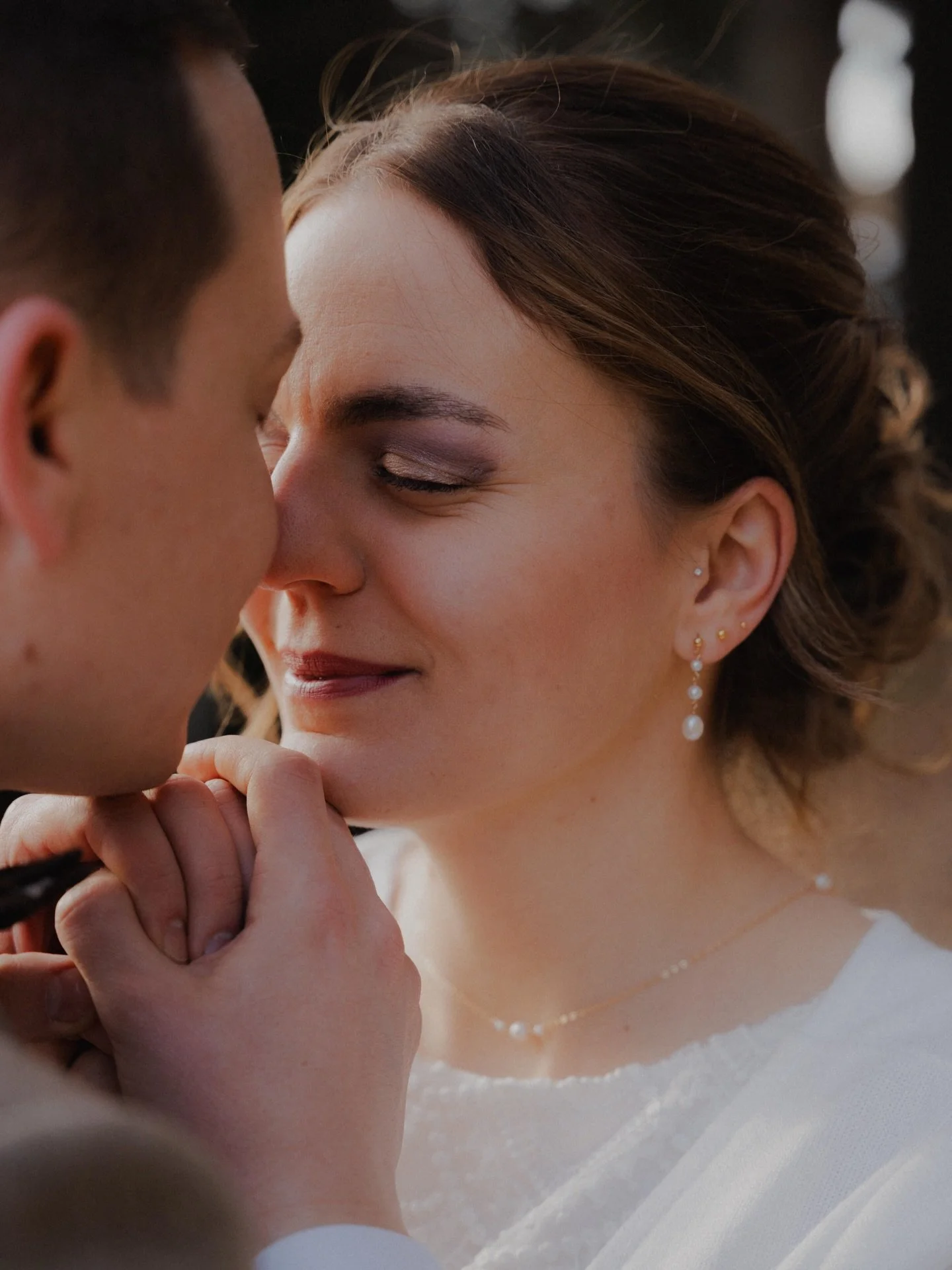 Die zwei liebe han ich ah mim Geburtstag i de Brustenegg H&uuml;tte im Atzm&auml;nnig d&ouml;rfe begleite. Sooones sch&ouml;n Brutpaar Shooting und Fest gsi! So sch&ouml;n, wenn es Paar ihre Tag so gstalltet wie sie sind und wie sies cool findet! 🏔️