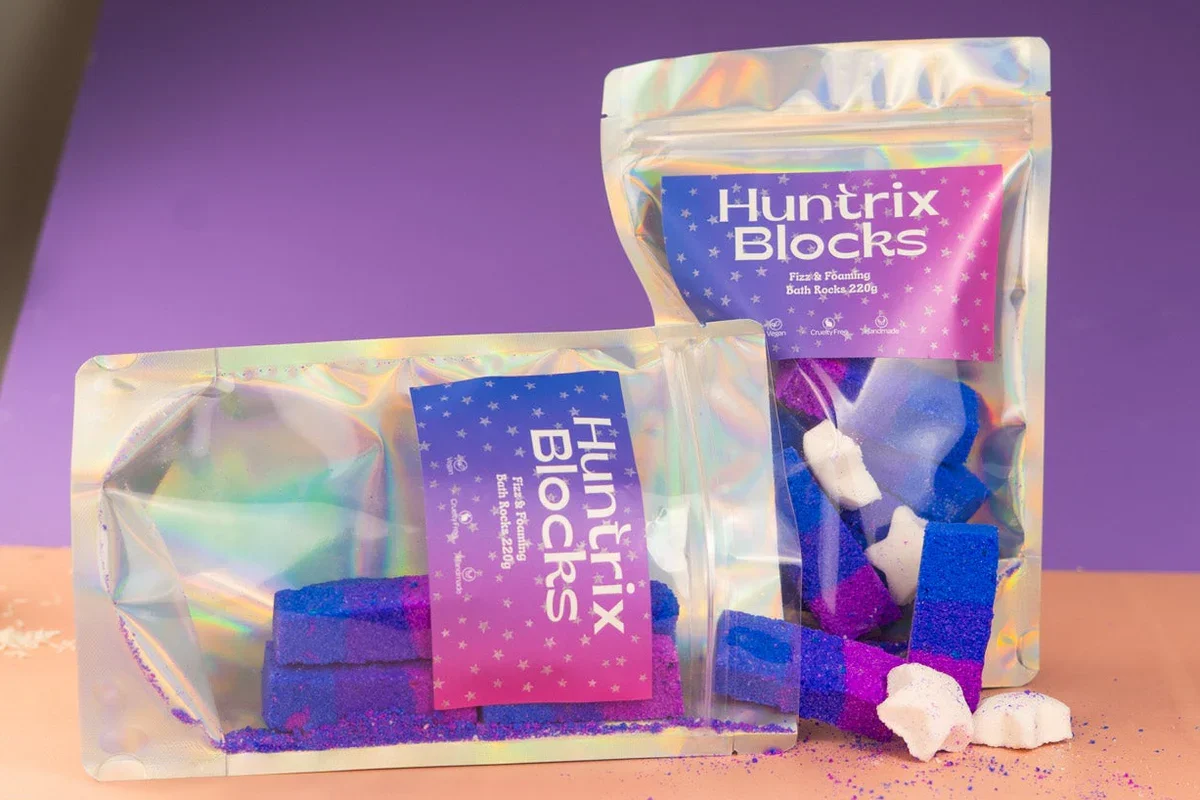 Huntrix bath rocks