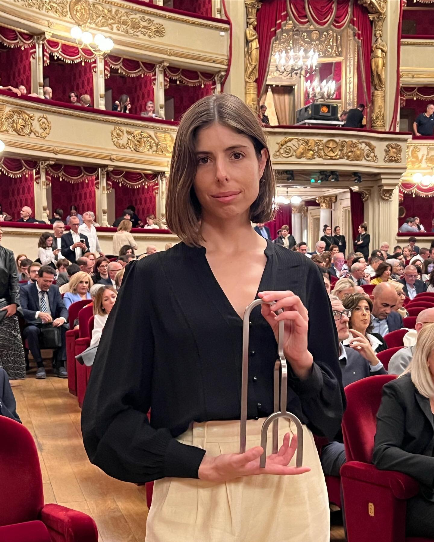 A few days ago, I had the privilege of presenting my award design commissioned by @triennalemilano on behalf of the Chamber of Commerce of Milan Monza Brianza Lodi to recognize entrepreneurship with a positive social impact. The ceremony was held at 