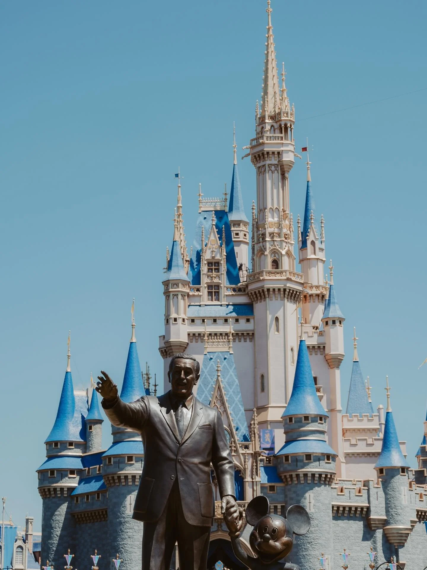 𝐼𝑐ℎ 𝑏𝑖𝑛 𝑧𝑢𝑟&uuml;𝑐𝑘! 

Mit vielen wundersch&ouml;nen Erlebnissen im Herzen und frisch aufgeladenen Akkus.
Ab morgen geht&rsquo;s direkt weiter &ndash; und zwar mit einer ganzt&auml;gigen Hochzeitsbegleitung. Ich freu mich riesig auf euch, F