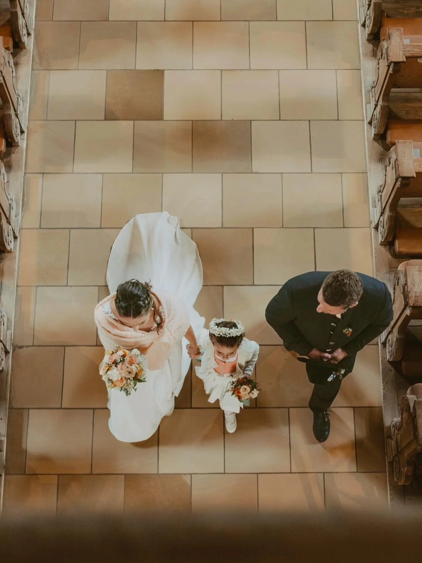 𝐴𝑏 𝑗𝑒𝑡𝑧𝑡 &hellip; 𝐹&uuml;𝑟 𝑖𝑚𝑚𝑒𝑟 &hellip; 

Soeben ein Paar mit Herzmomenten f&uuml;r die Ewigkeit gl&uuml;cklich gemacht. Und das bin ich jetzt auch&hellip; Ich freue mich immer so sehr, wenn ihr mit dem Ergebnis voll zufrieden seid un