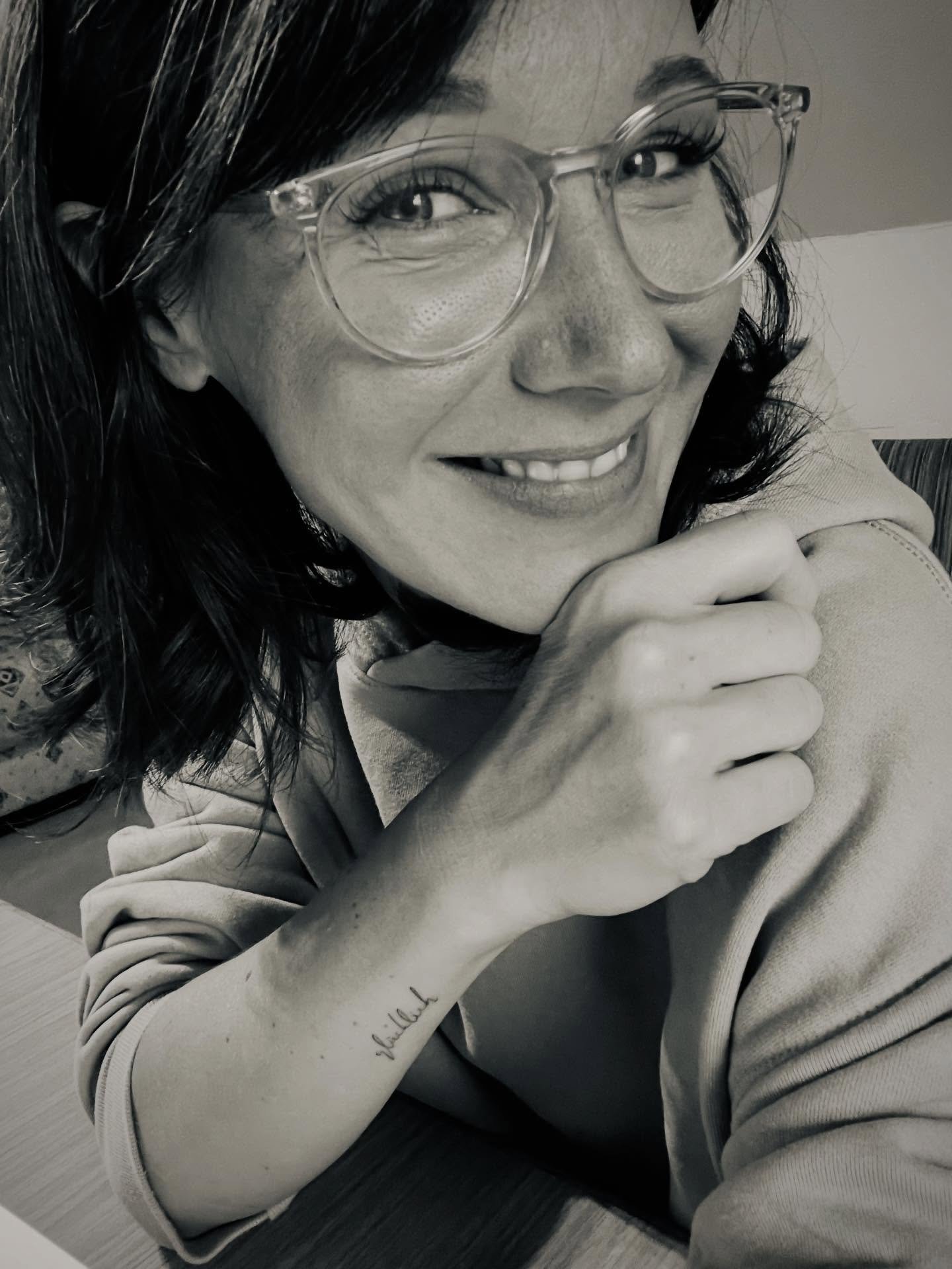 𝐿&auml;𝑐ℎ𝑙𝑒&hellip; 

Hi! Ich bin Verena, deine Hochzeits- und Familienfotografin. 
F&uuml;r Herzmomente brenne ich. Das sind diese kleinen Momente, die das Herz h&ouml;her h&uuml;pfen lassen. Wahre, echte Emotionen eben. Dass ich diese - auch f&