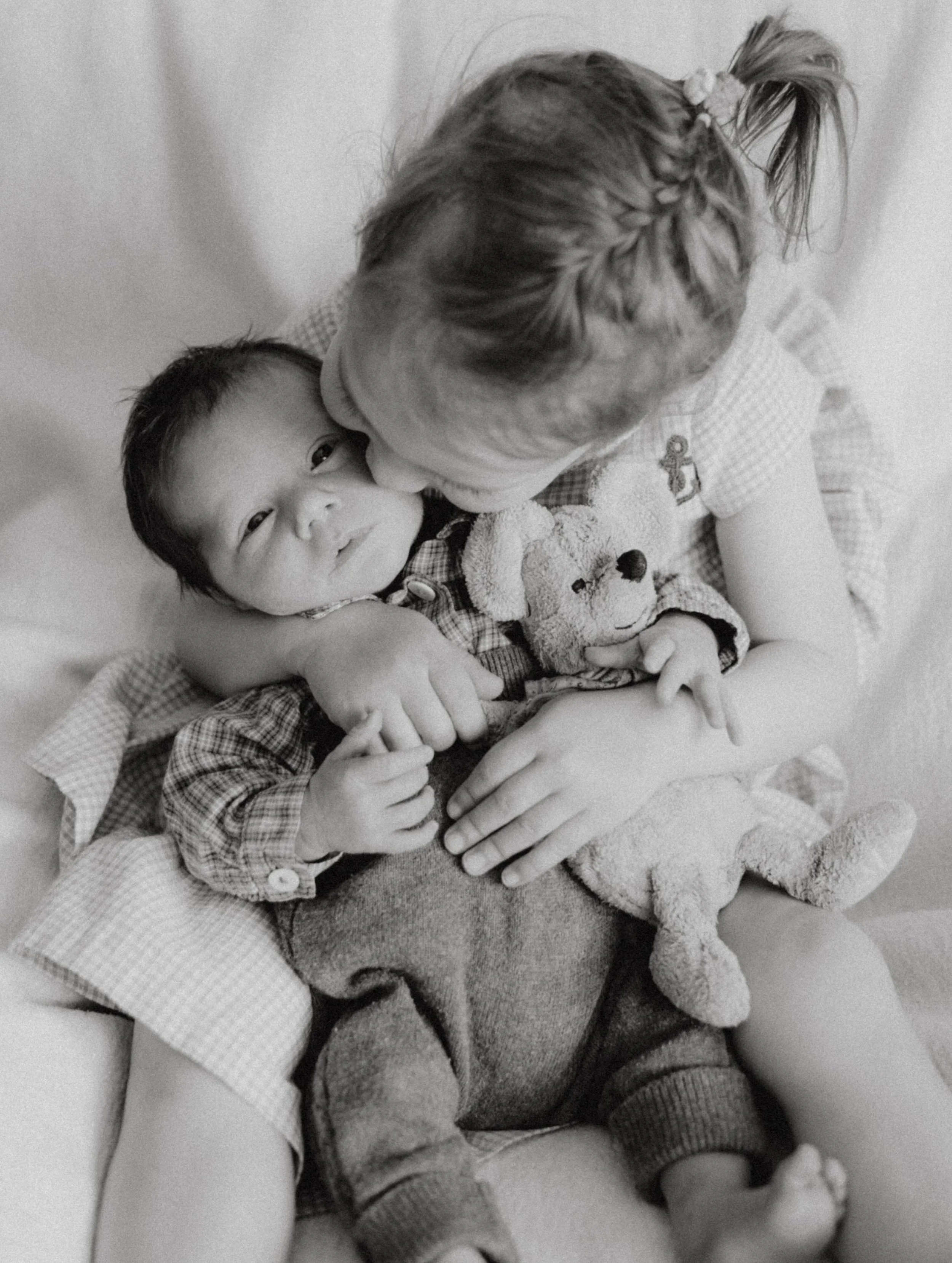 𝑆𝑜𝑚𝑚𝑒𝑟𝑏𝑎𝑏𝑦

Ich bin momentan ganz viel im Baby-Einsatz und ich lieb&lsquo;s. 

Ich besuche euch daheim, da f&uuml;hlt ihr euch einfach rundum wohl und seid entspannt und w&auml;hrend alle mal das Baby herzen d&uuml;rfen, fange ich wundersch