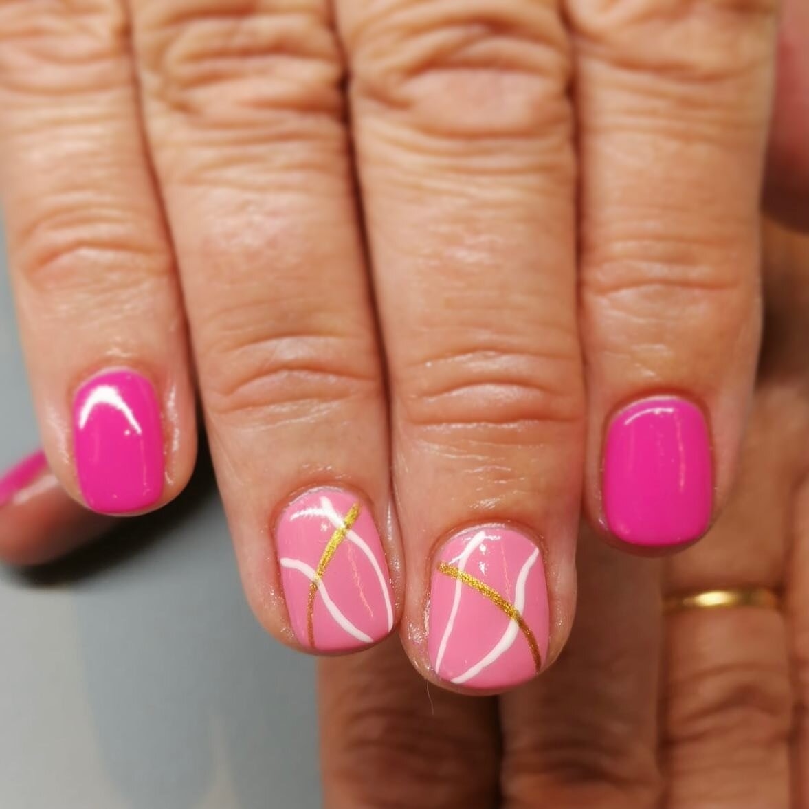 You are all loving the pinks this week 💗

Summer holiday vibes all round! 

🖌. Basic Nail Art by Rachael