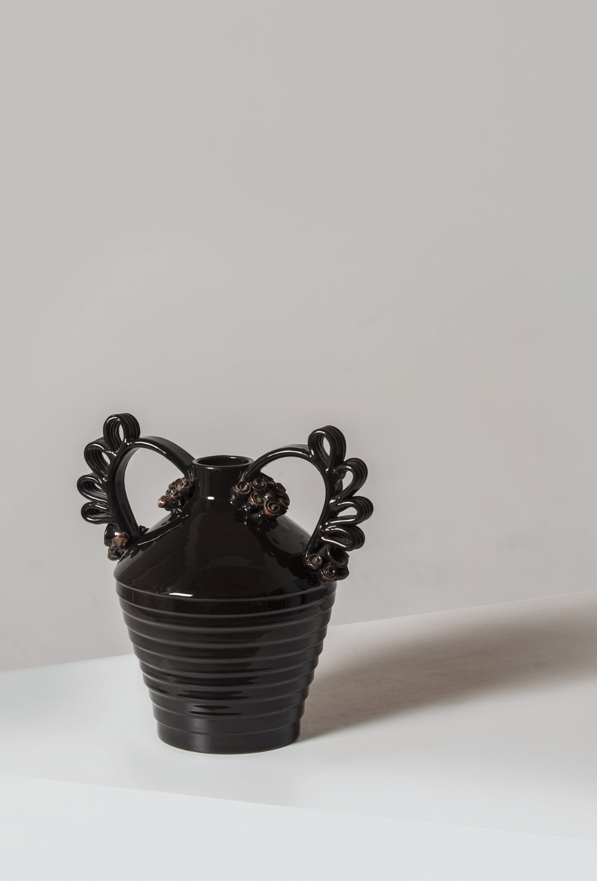 Tunda Vase designed by Valentina Cameranesi, made by Walter Usai for Pretziada_black.jpg