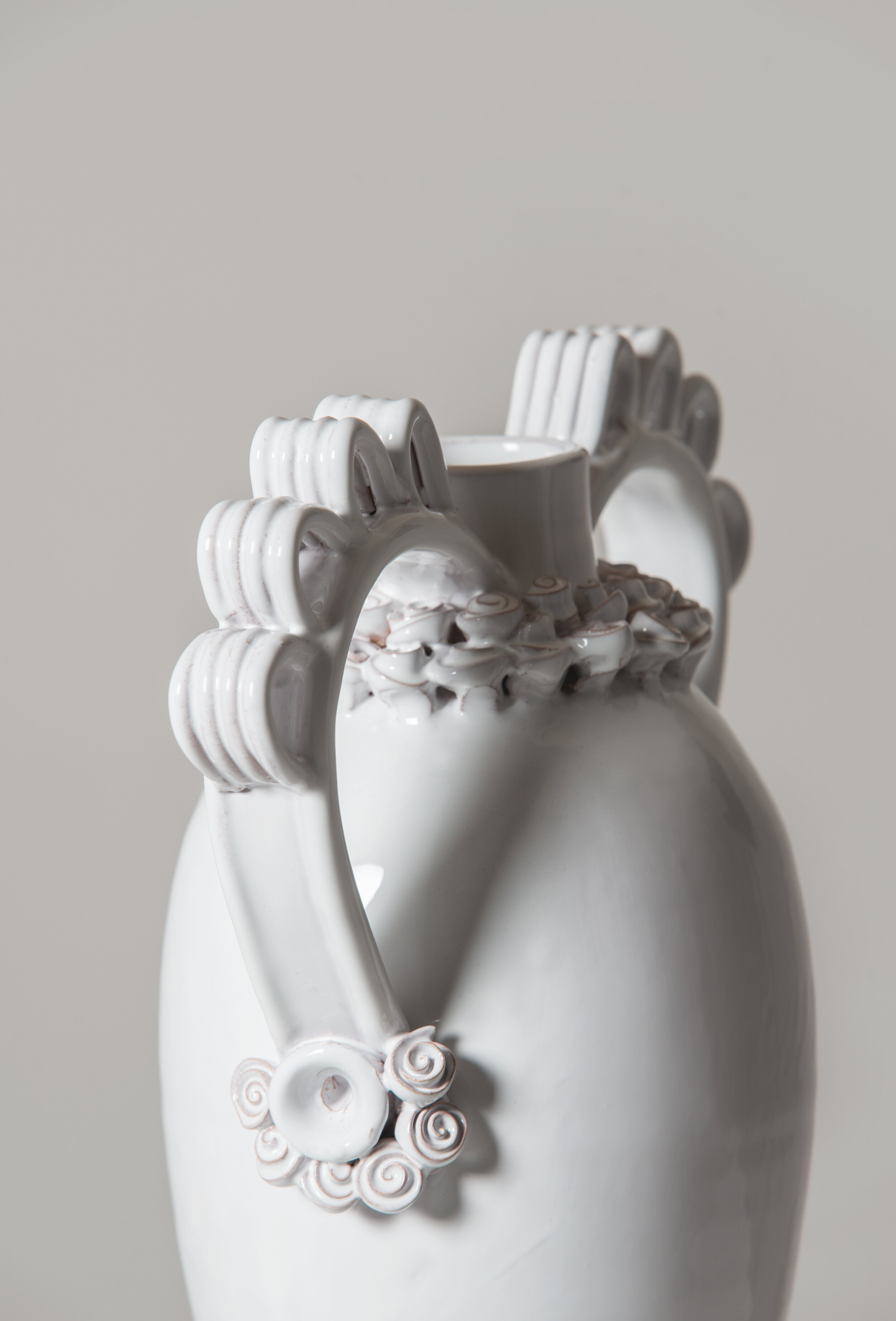Marria Vase designed by Valentina Cameranesi, made by Walter Usai for Pretziada_white_detail.jpg