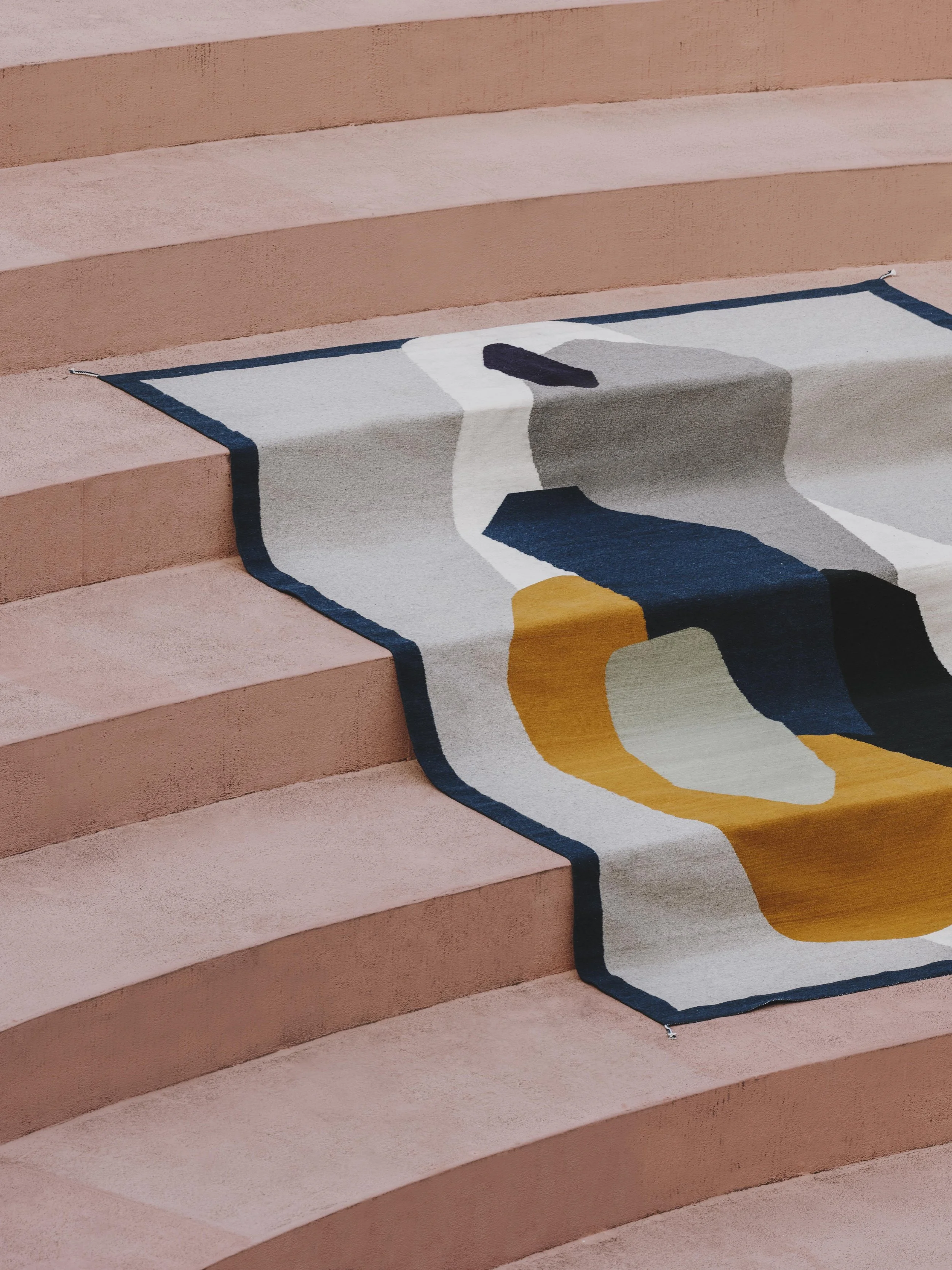 Rock Paper Scissors Rug - LA MANUFACTURE