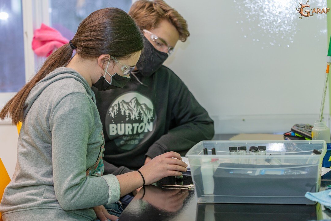 C'était au tour du groupe #GARAF305 de s'essayer à l'analyse de l'eau, nous sommes fin prêts à relever les défis qui nous attendent!
#GARAF #analysedeleau #écologie #travaildequipe #science #nature #environne