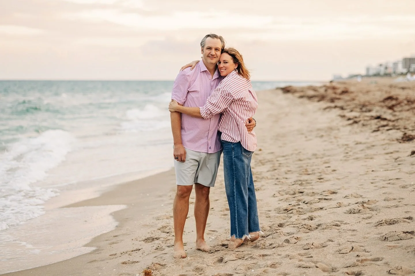 This season always seems to bring families back into one place and I am loving it! 

This crew came together for Thanksgiving here in Florida, and you could feel how much it meant to pause life, be together, and squeeze into one frame. We wrapped wit