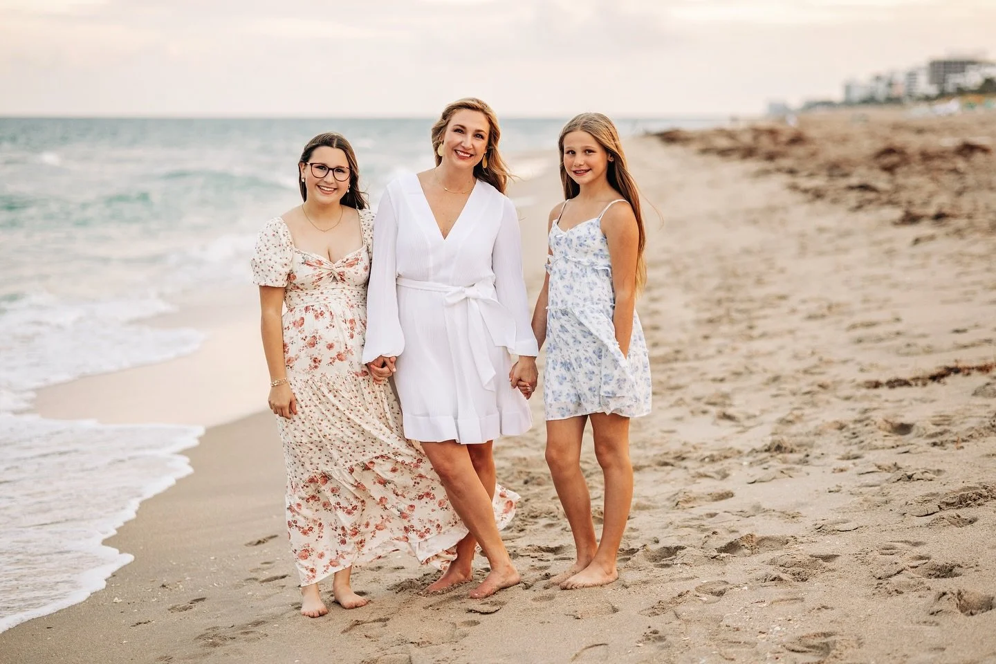 A beautiful mom and her two girls 🤍
Simple, sweet, and full of that kind of love you don&rsquo;t have to pose. ✨
.
.
.
.
.
.
.
.
.
.
.
.
. #lifestylephotography #delraybeachphotographer #palmbeachphotographer #floridaphotographer #soflo #southflorid