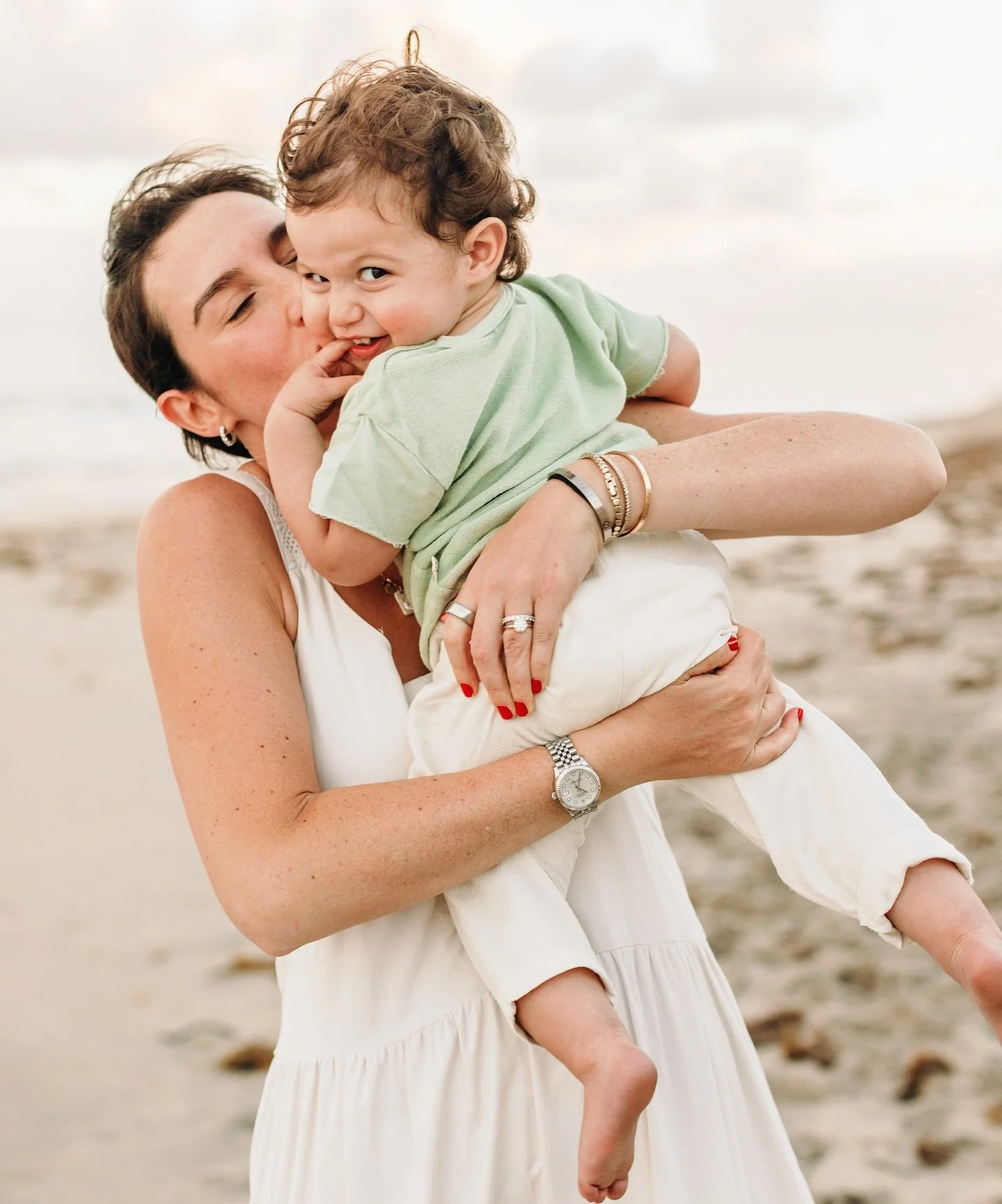 The moments that matter most are the simple ones.
These last days of December feel different 🤍
.
.
.
.
.
.
.
.
.
.

.
. #lifestylephotography #delraybeachphotographer #palmbeachphotographer #floridaphotographer #soflo #southfloridafamilyphotographer