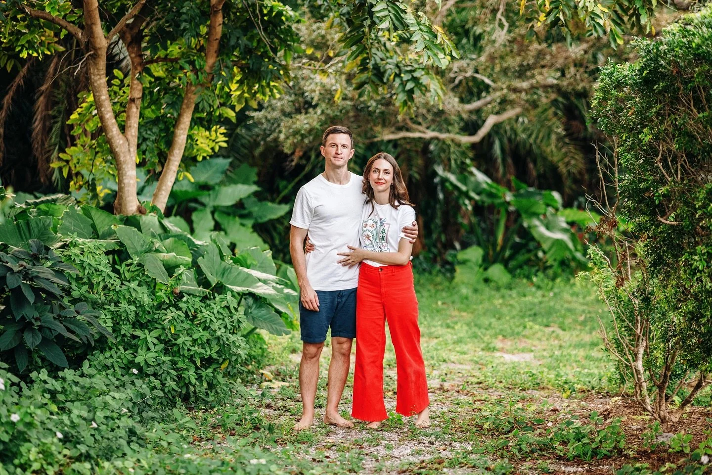 Plot twist: this is their backyard! ✨
Because the best photos usually happen where you feel most like yourself. 
And yes, I&rsquo;ve been meeting some very cool dogs lately 🐾
.
.
.
.
.
.
.
.
.
.
.
#lifestylephotography #delraybeachphotographer #palm